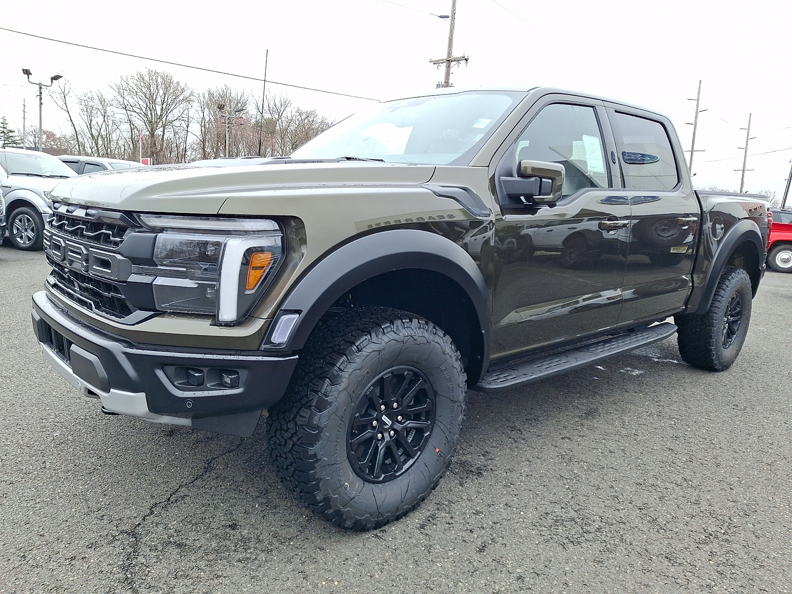 View vehicle photo 2