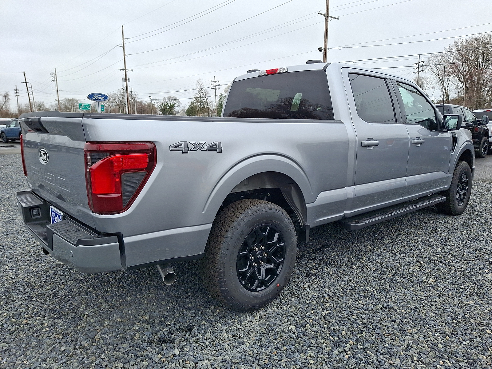 View vehicle photo 4