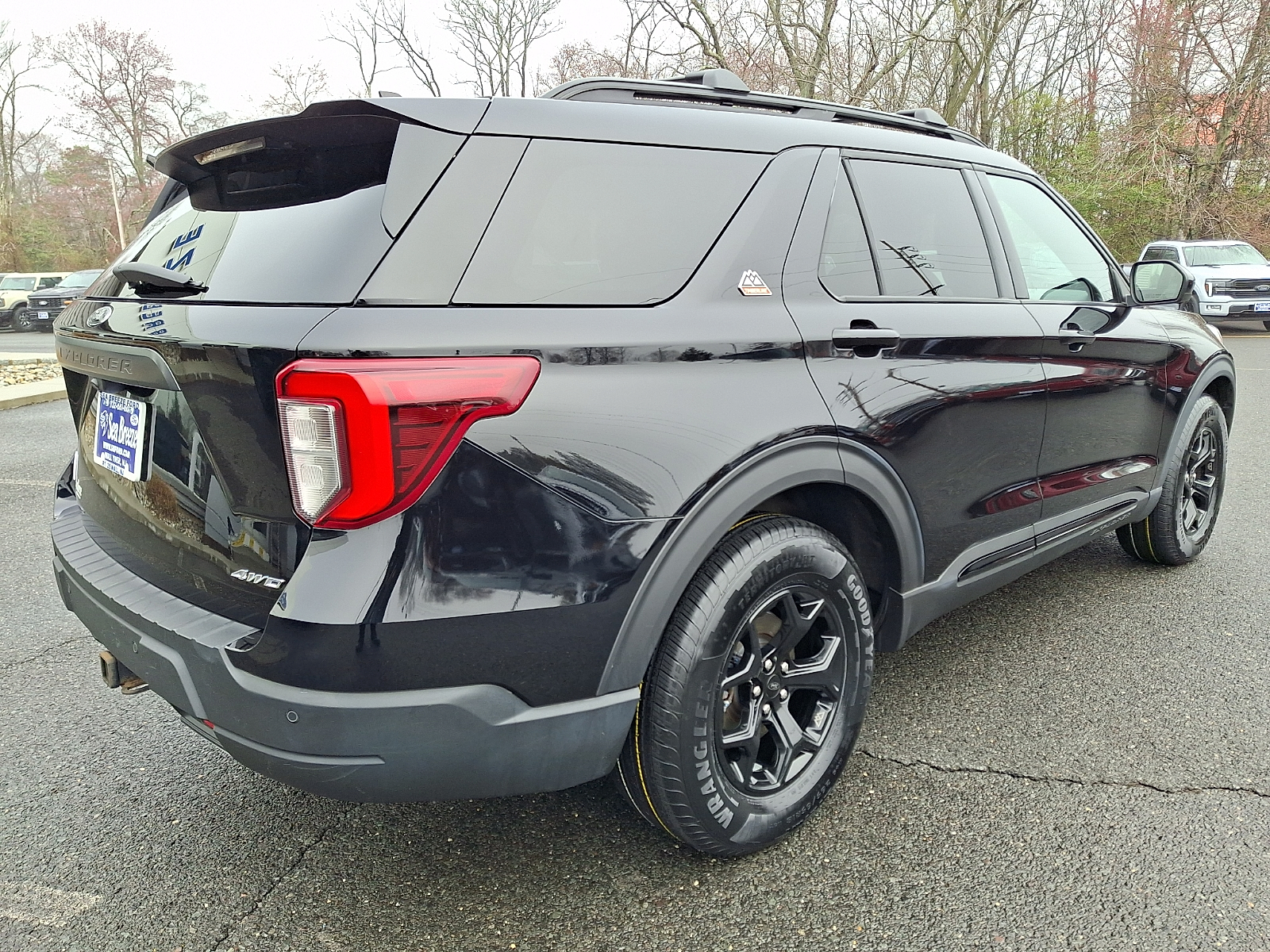 View vehicle photo 6