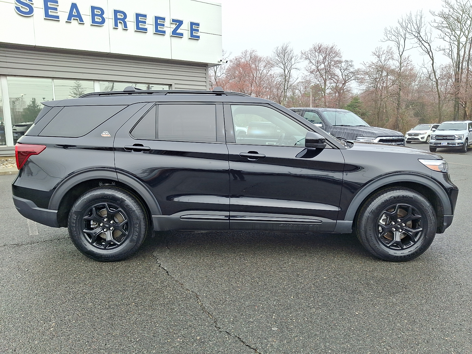 View vehicle photo 7