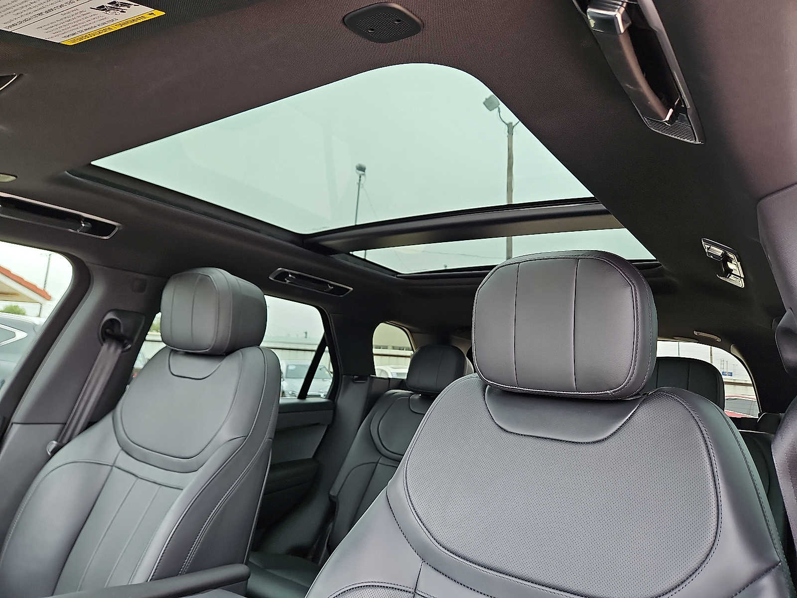 2024 Land Rover Range Rover Sport Dynamic SE - 9