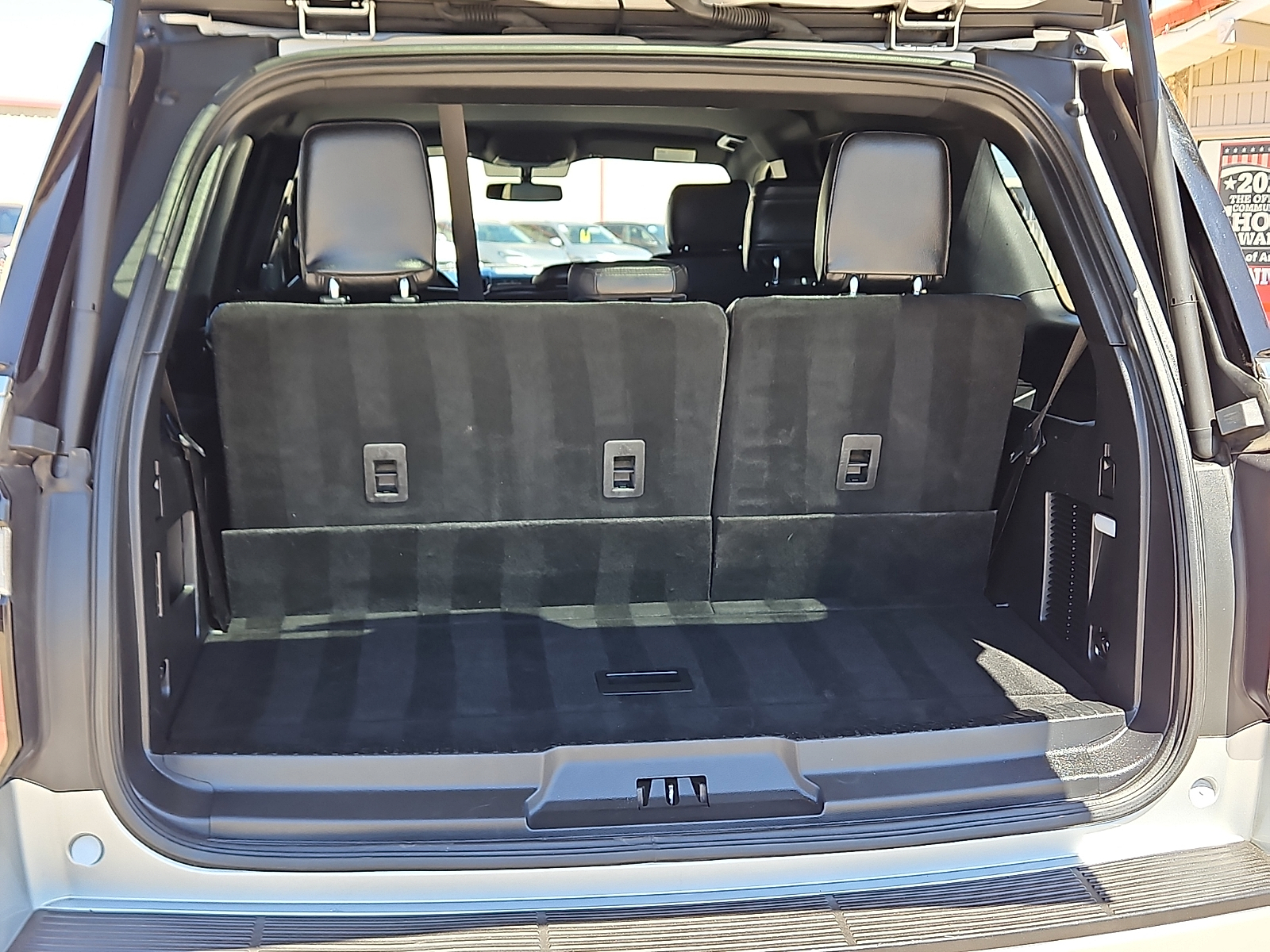 View vehicle photo 7