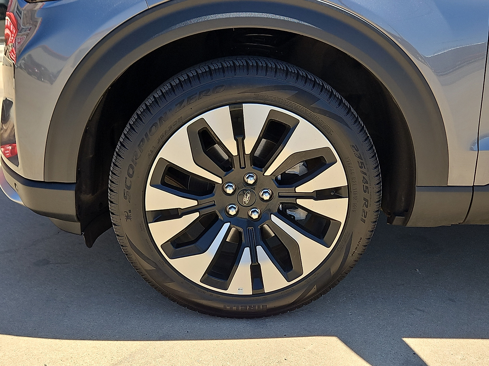 2025 Ford Explorer Platinum - 4