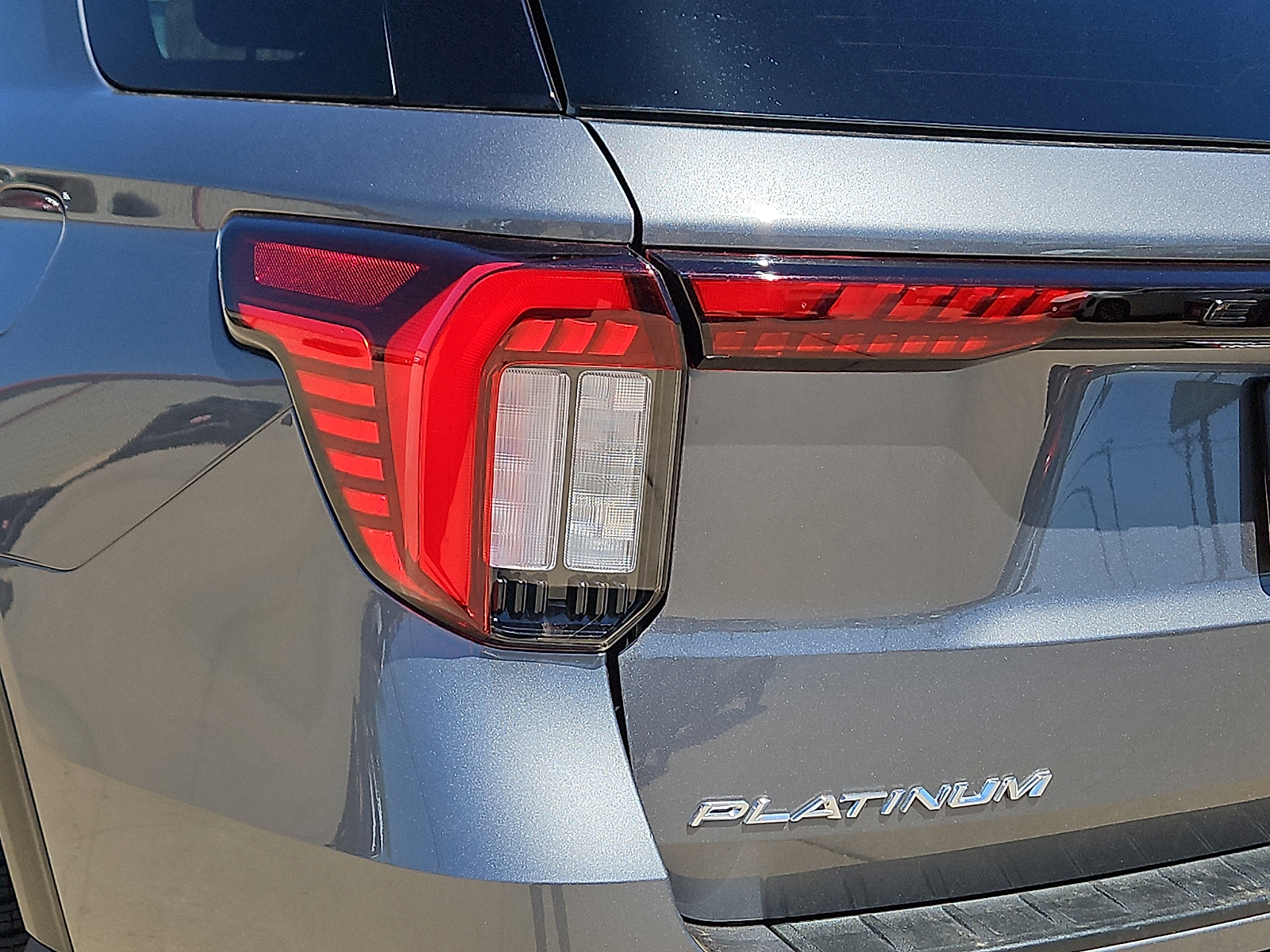 2025 Ford Explorer Platinum - 6