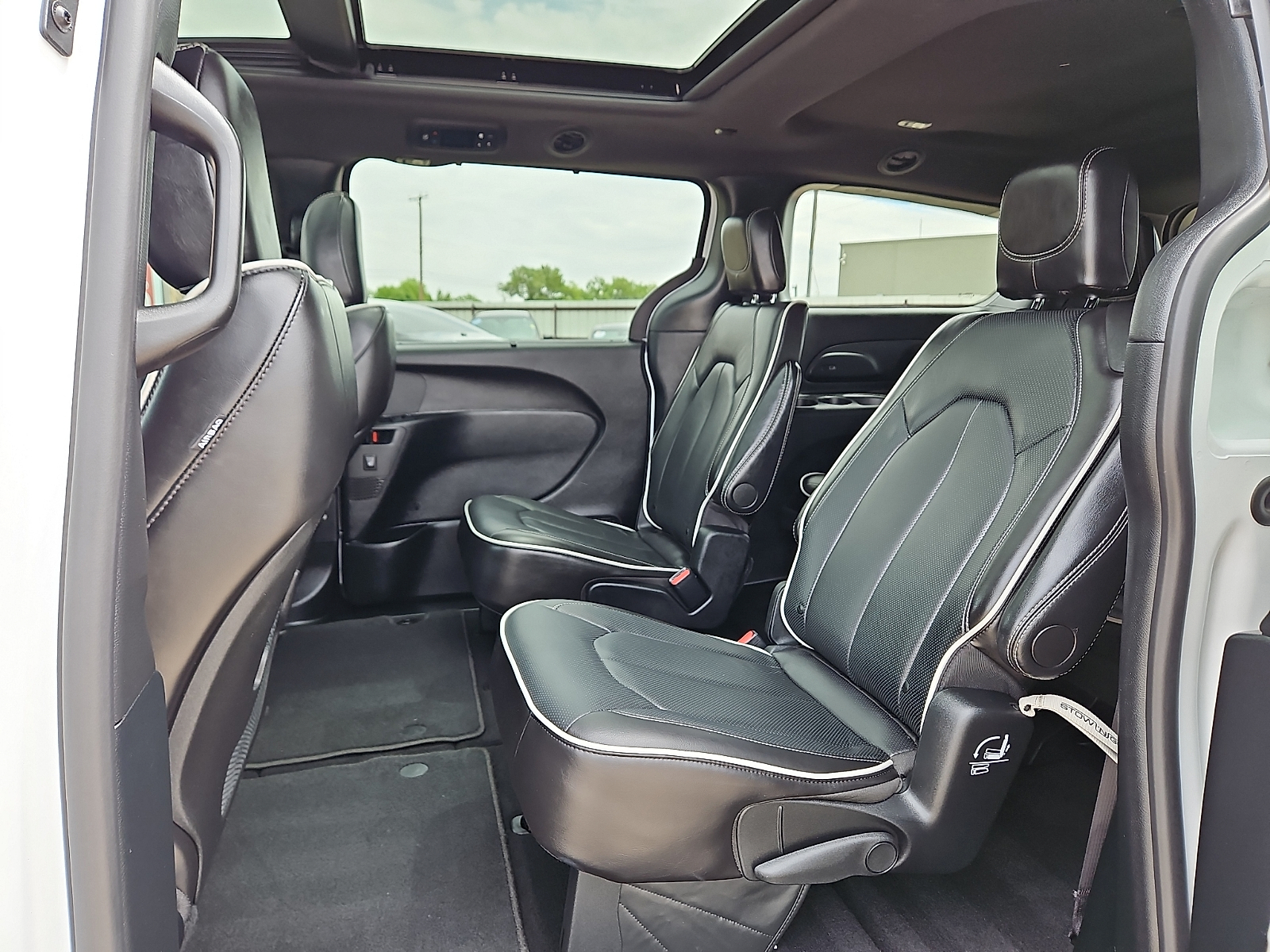 2026 Chrysler Pacifica Limited - 9