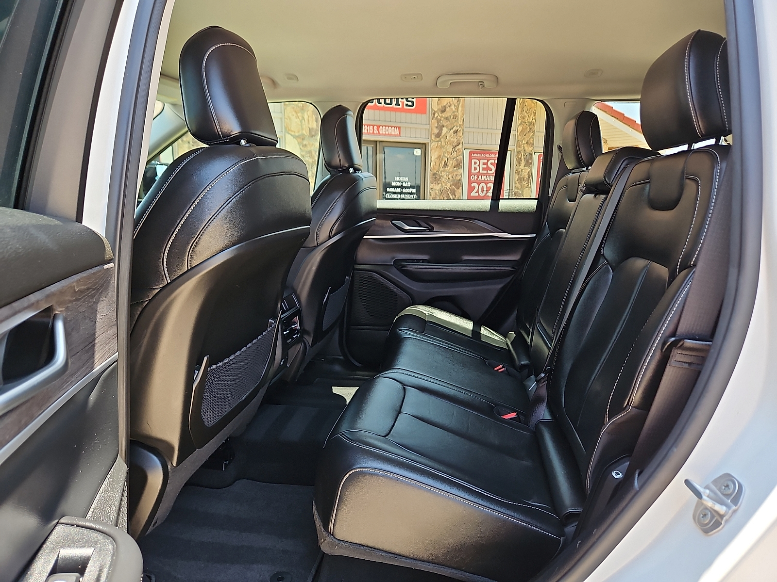 2023 Jeep Grand Cherokee Limited 4x4 - 9