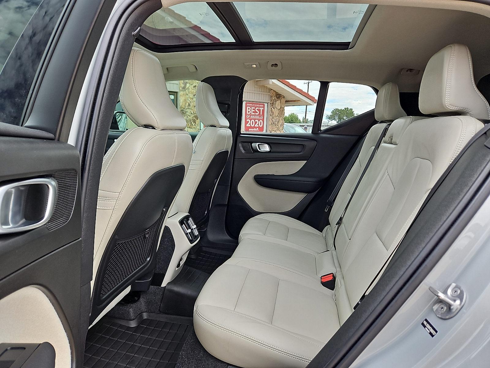2026 Volvo XC40 Plus, B5 AWD Gas (mild hybrid), Dark - 10