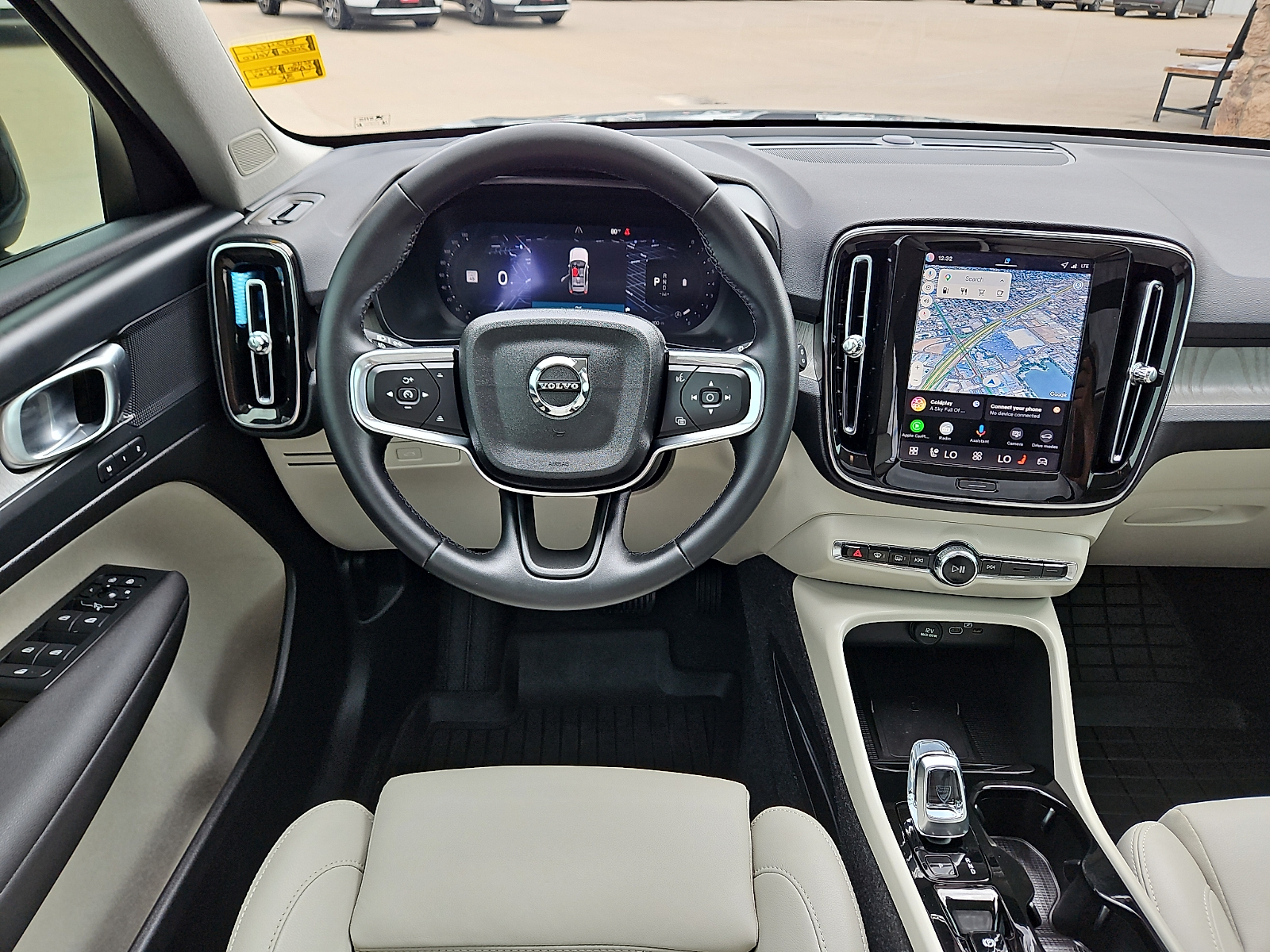 2026 Volvo XC40 Plus, B5 AWD Gas (mild hybrid), Dark - 9