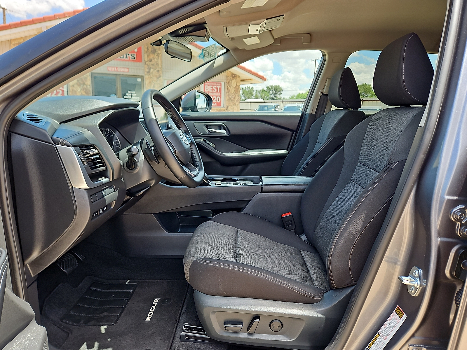 2025 Nissan Rogue SV FWD - 10