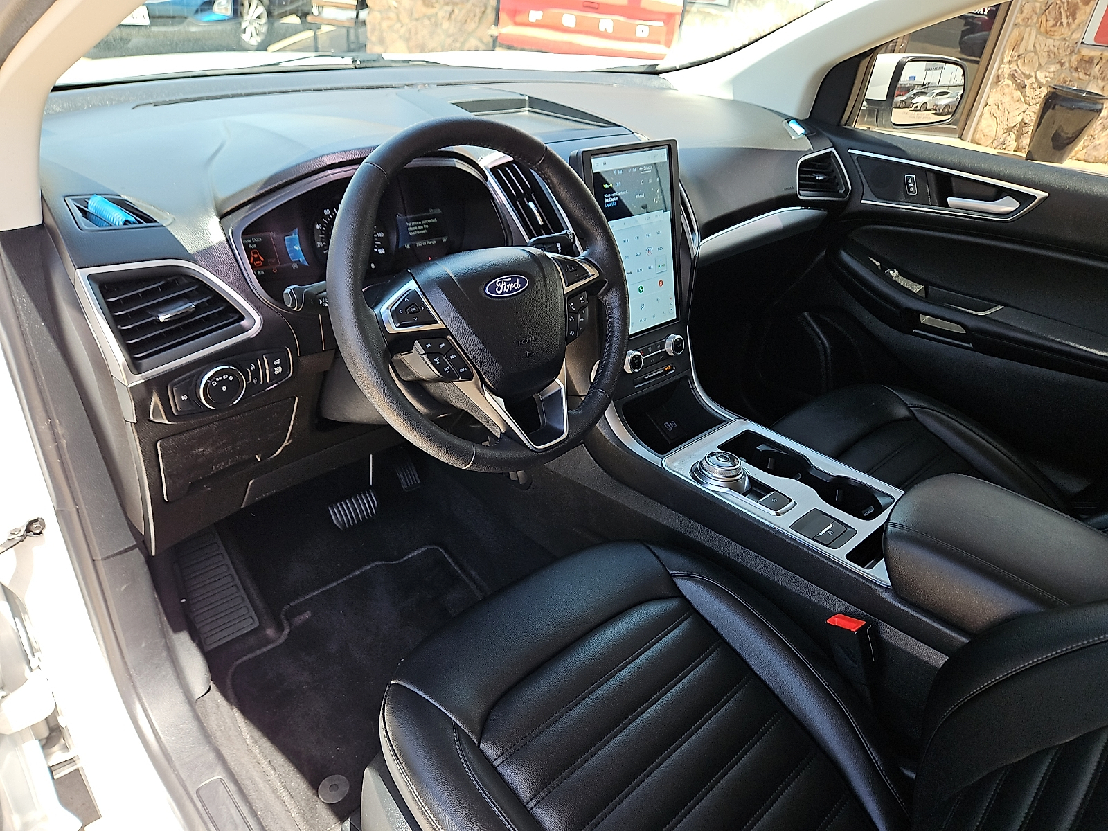 2022 Ford Edge SEL - 11