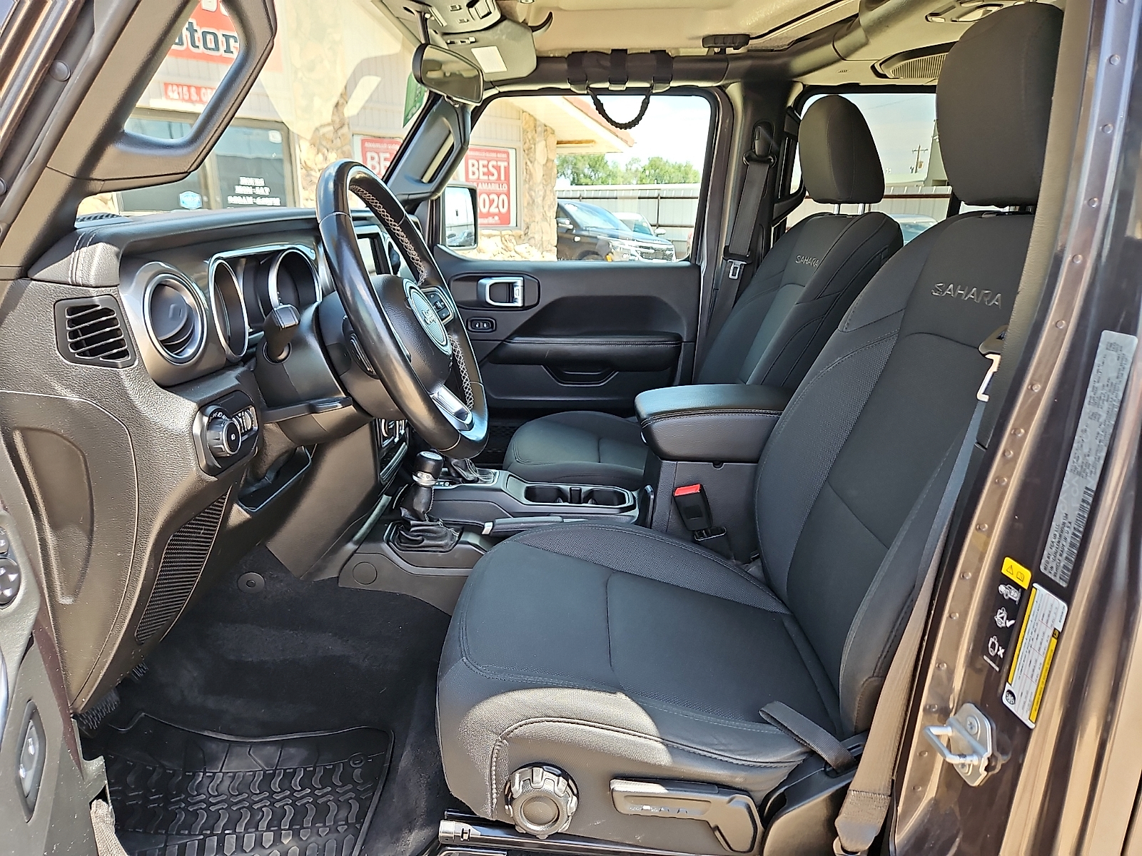2021 Jeep Wrangler Unlimited Sahara 4x4 - 9