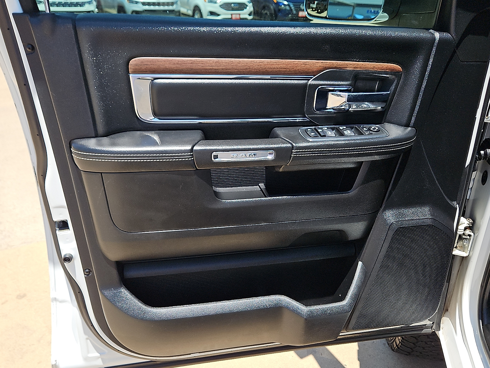 2018 Ram 2500 Laramie Crew Cab 4x4 6'4" Box - 11