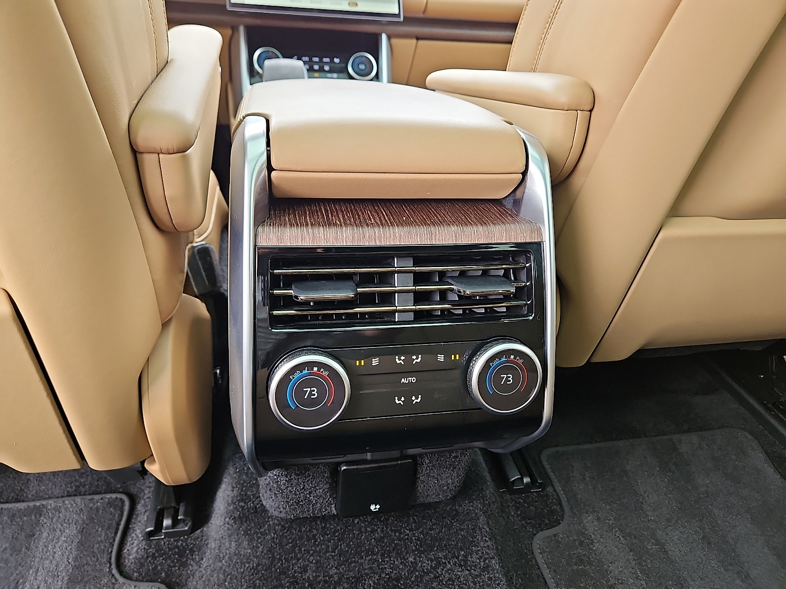 2023 Land Rover Range Rover P400 SE - 9