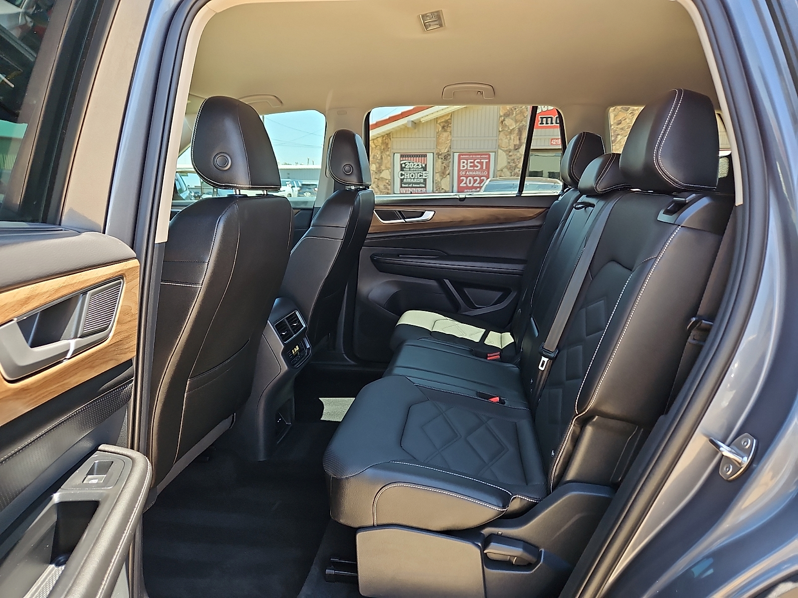2025 Volkswagen Atlas 2.0T SE w/Technology - 9
