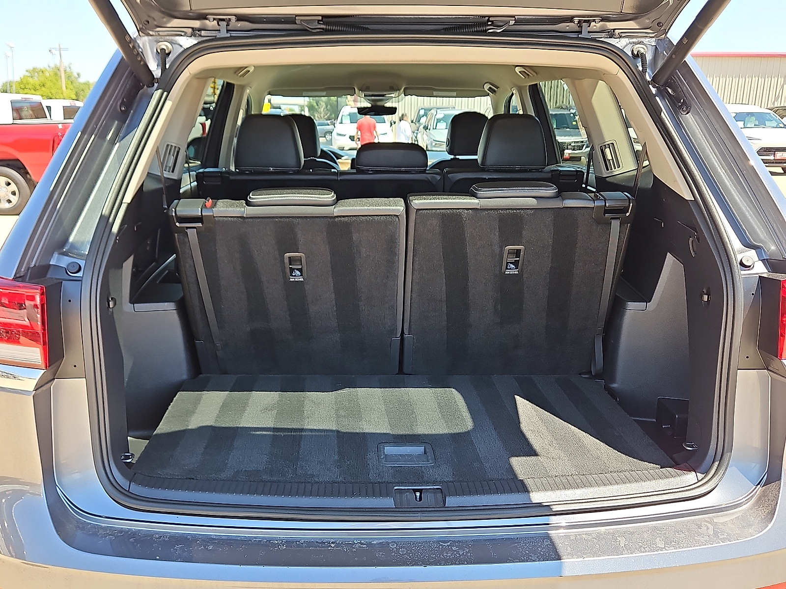 2025 Volkswagen Atlas 2.0T SE w/Technology - 6