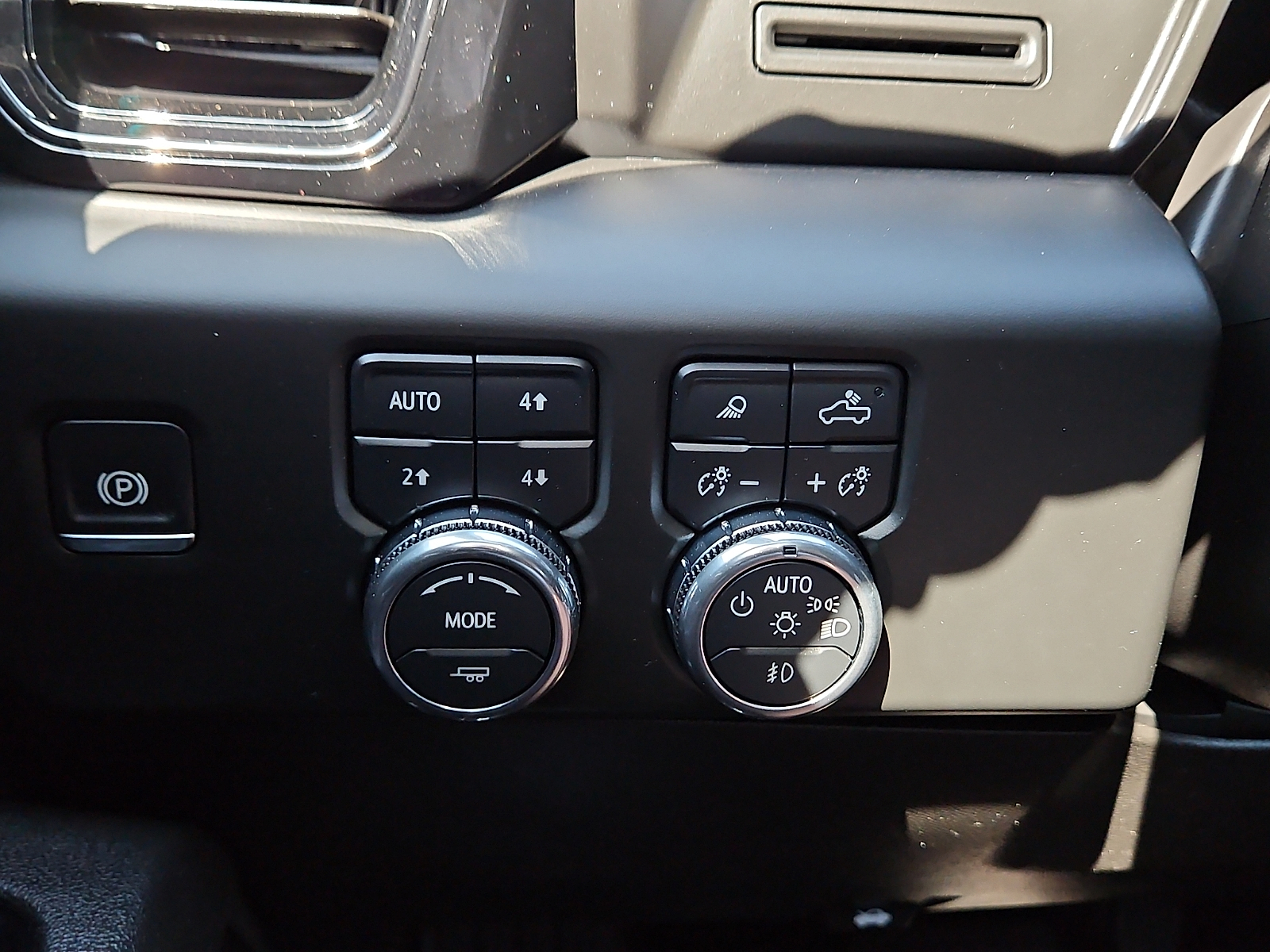 2025 GMC Sierra 1500 4WD Crew Cab Short Box AT4 Summit White at Street VW of Amarillo
