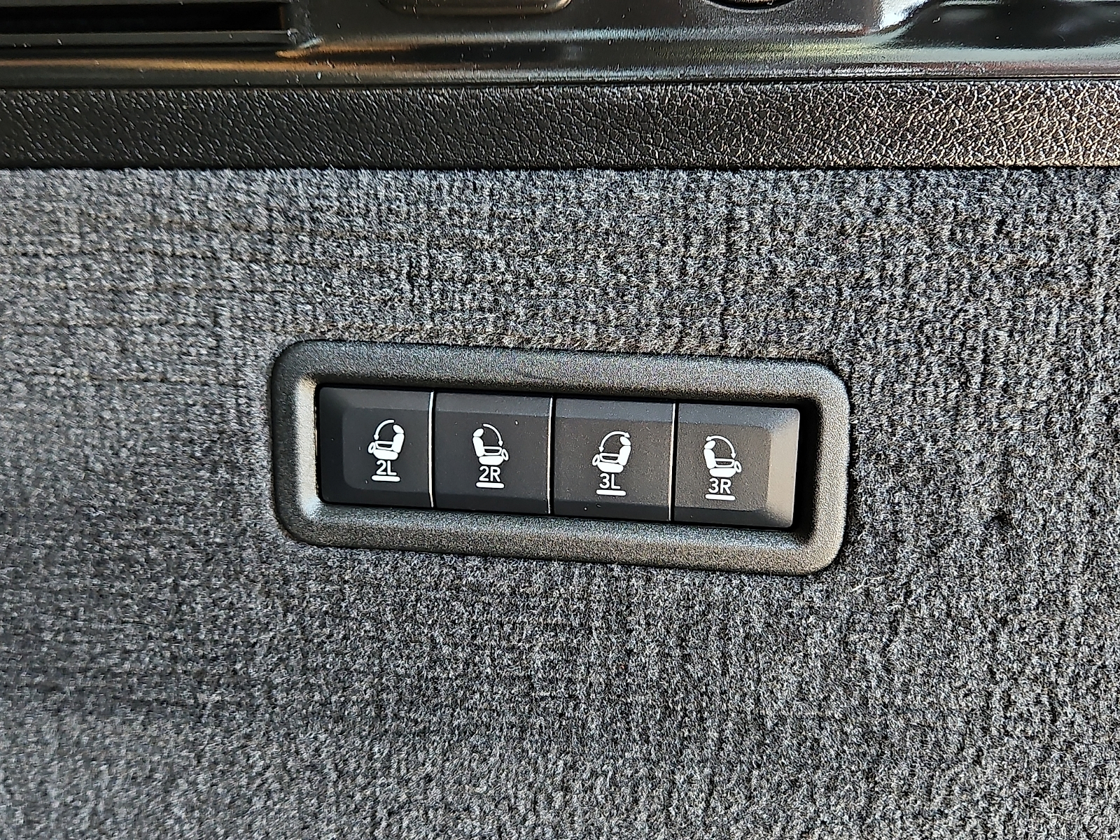 2025 Jeep Grand Wagoneer Series III Obsidian 4x4 - 7