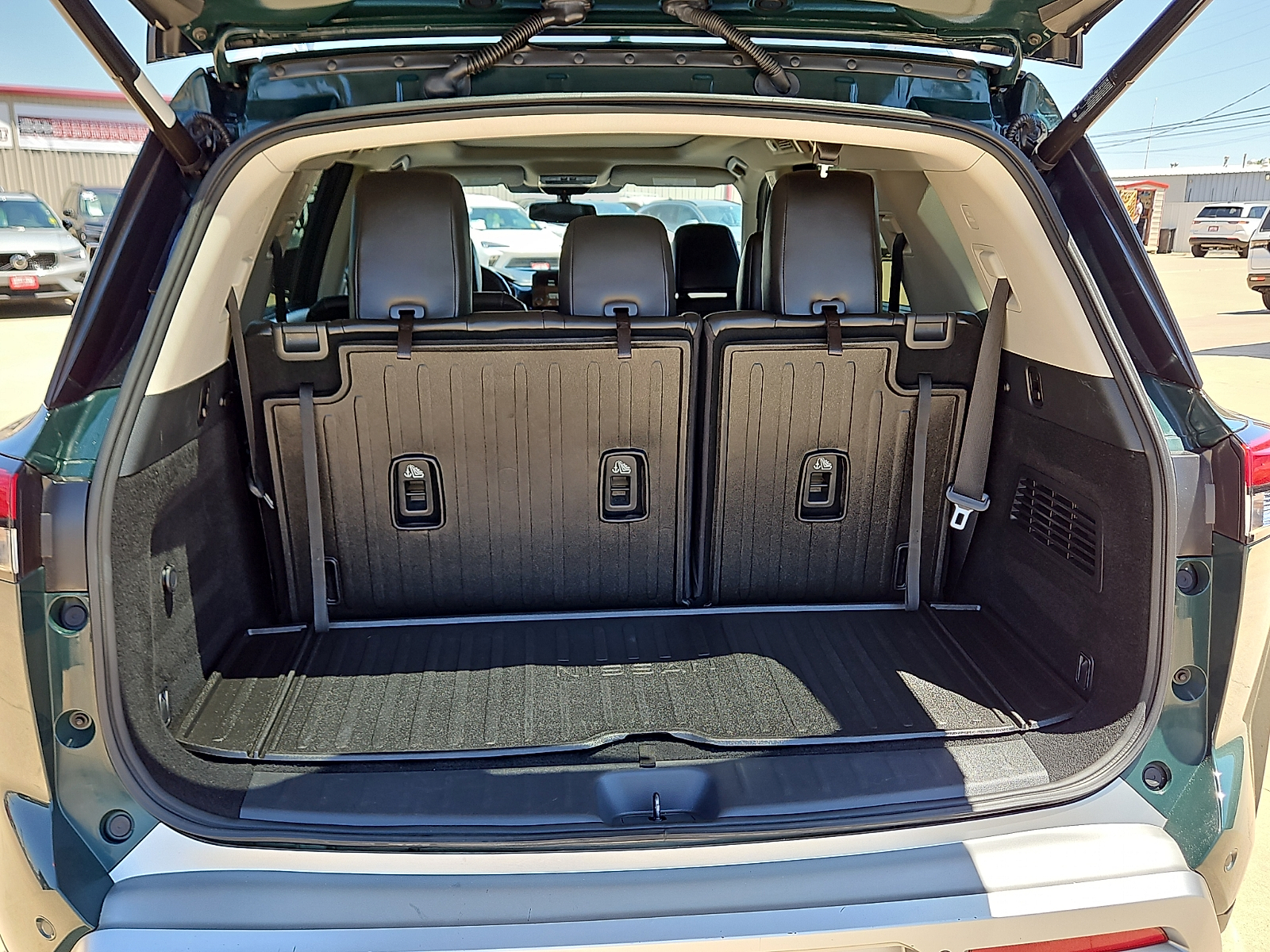 2022 Nissan Pathfinder Platinum 2WD - 7