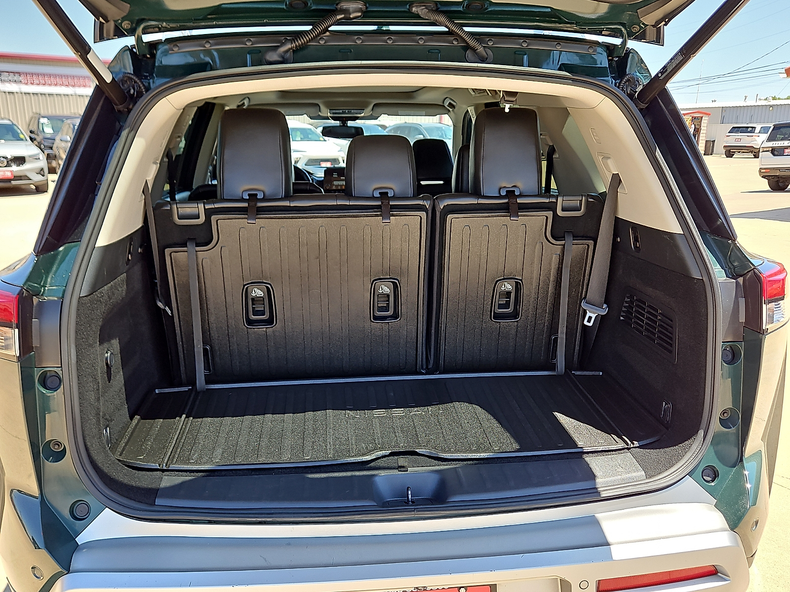 2022 Nissan Pathfinder Platinum 2WD - 6