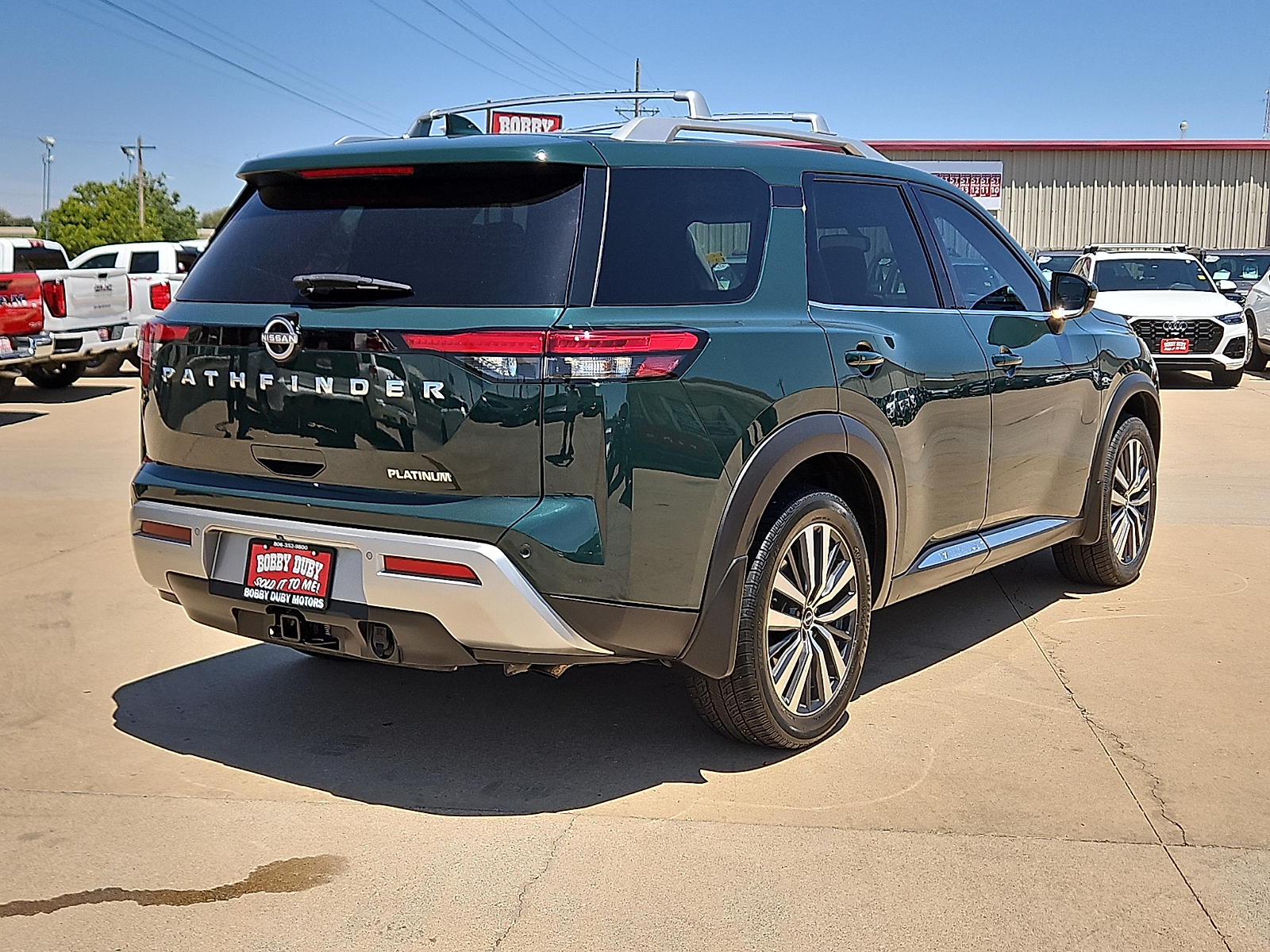 2022 Nissan Pathfinder Platinum 2WD - 2