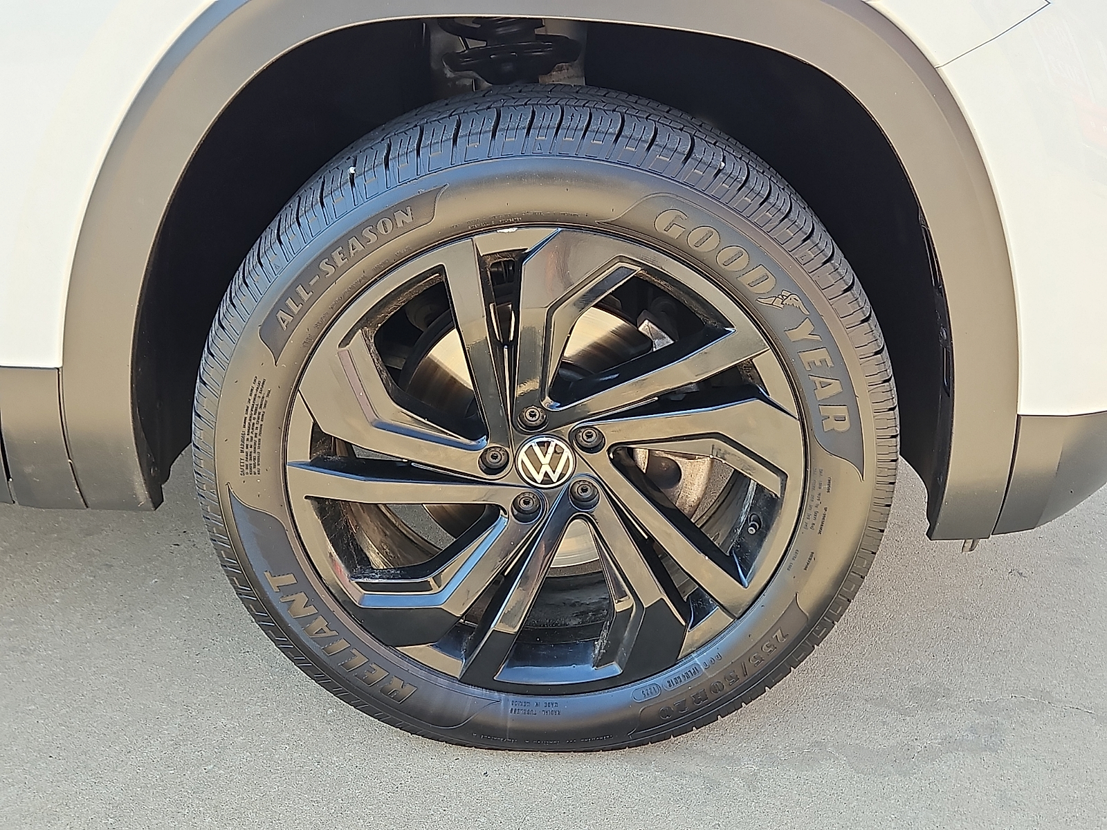 2021 Volkswagen Atlas 3.6L V6 SE w/Technology - 4