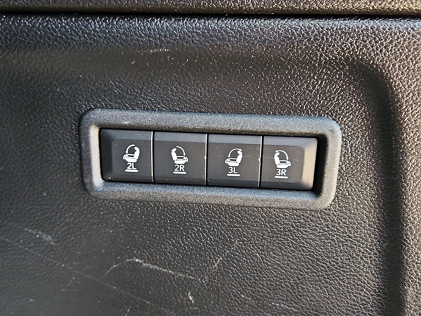 2024 Jeep Wagoneer L Series II 4x2 - 6