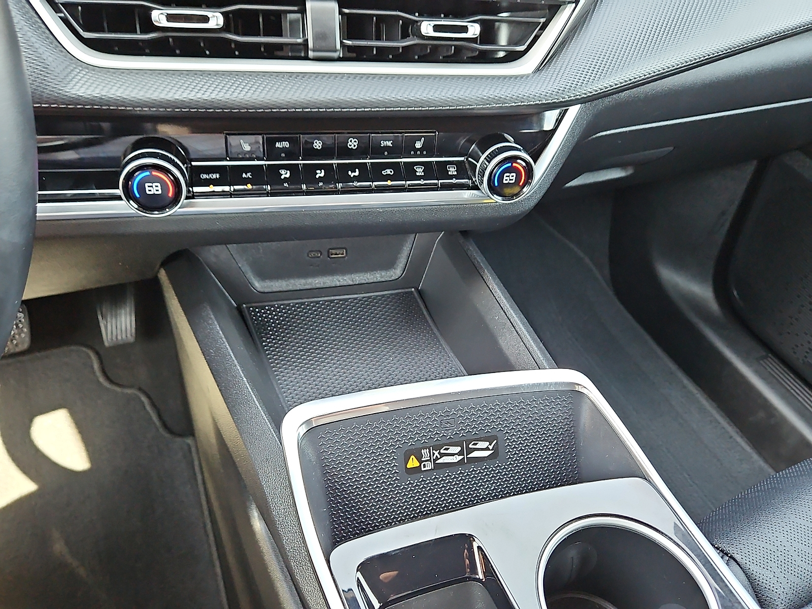 2025 Chevrolet Equinox FWD LT Summit White at Bobby Duby Motors