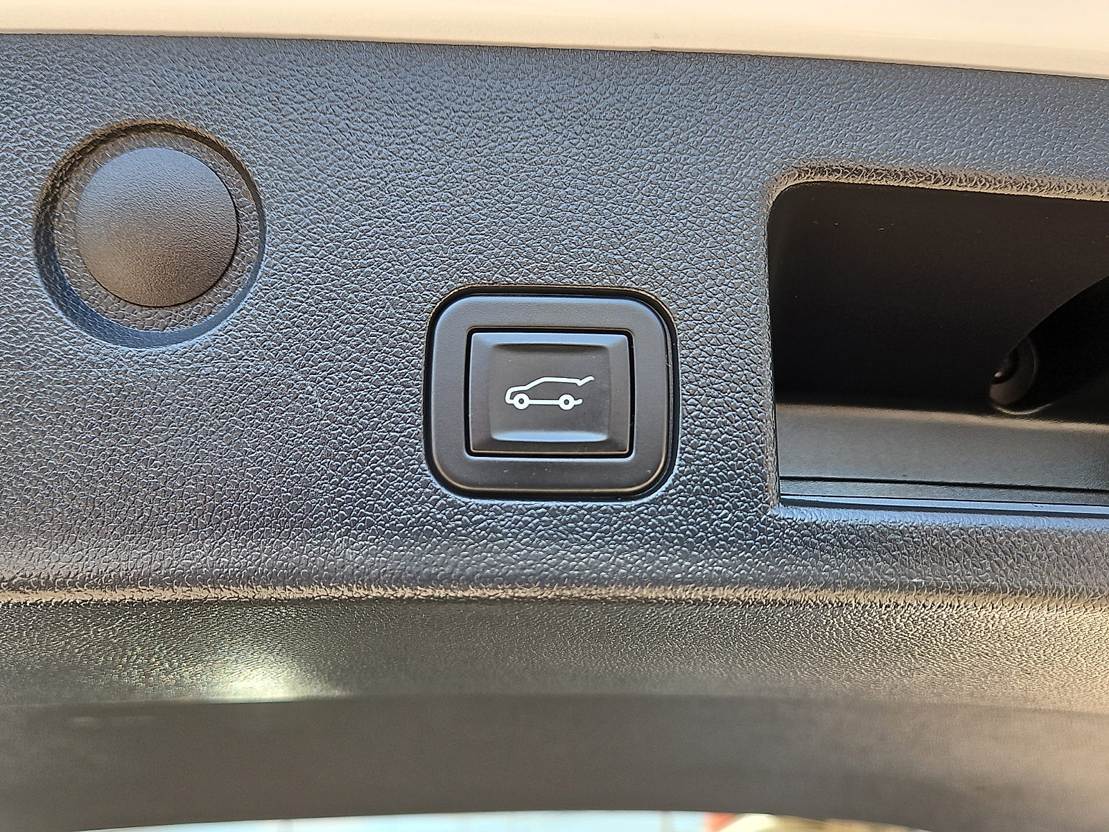 2025 Chevrolet Equinox FWD LT Summit White at Bobby Duby Motors