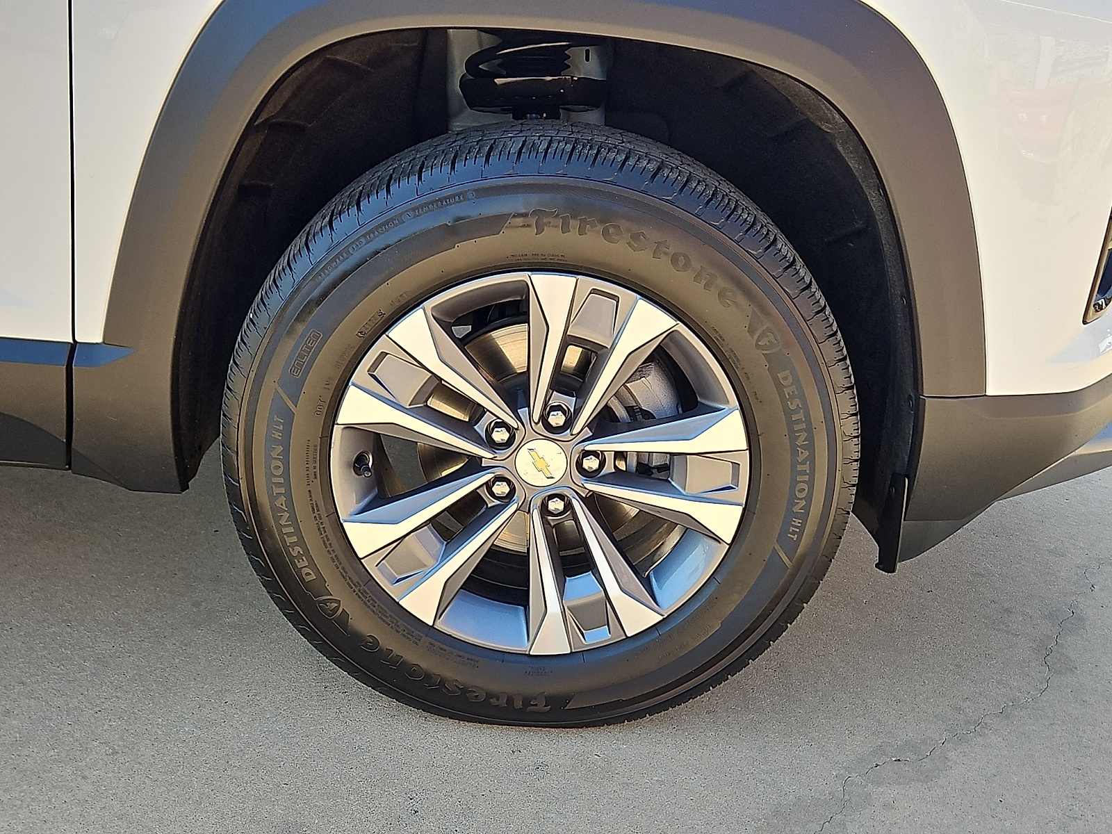 2025 Chevrolet Equinox FWD LT Summit White at Bobby Duby Motors