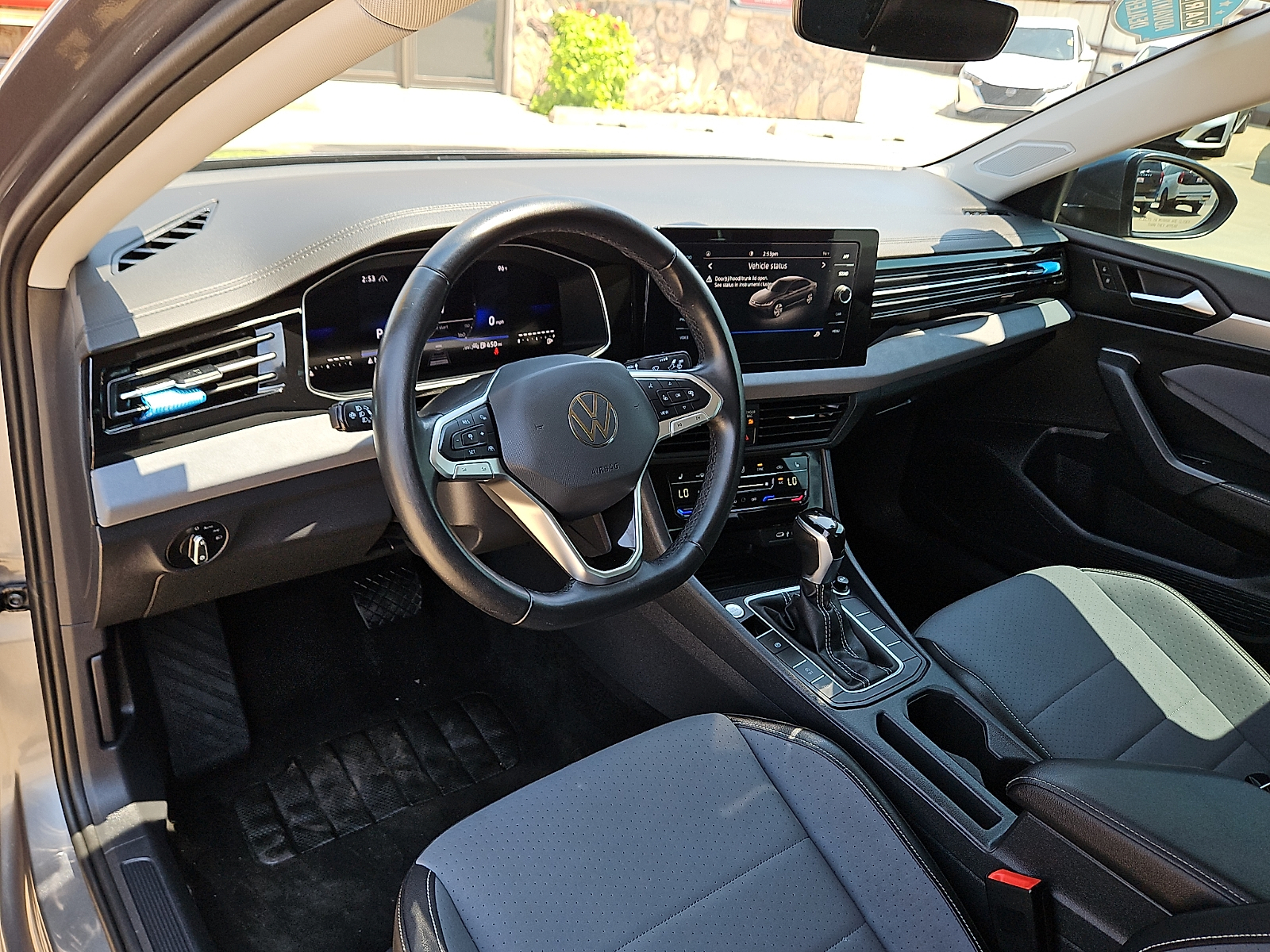 2025 Volkswagen Jetta 1.5T SE - 11