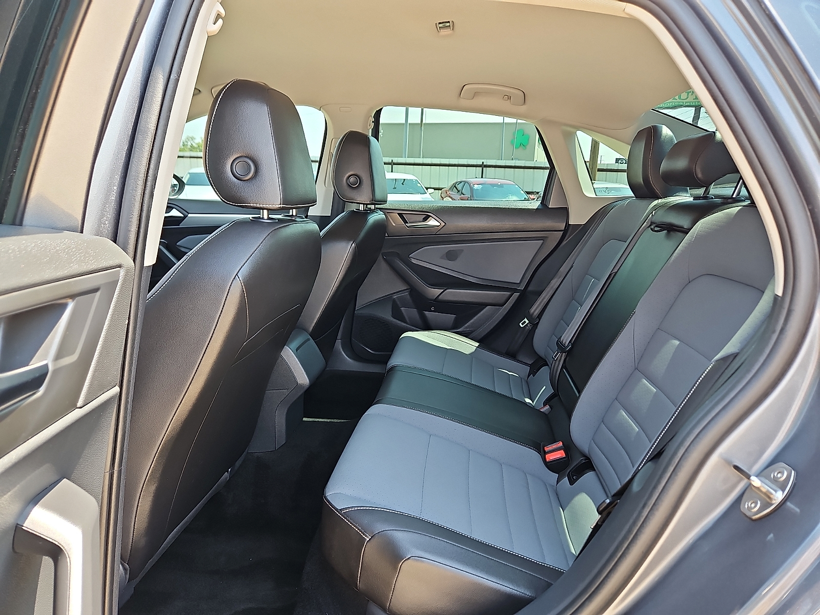 2025 Volkswagen Jetta 1.5T SE - 9
