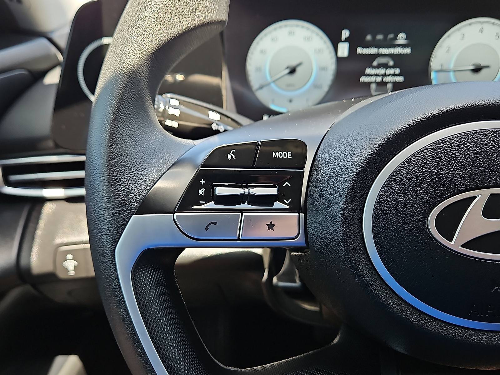 2024 Hyundai Elantra SEL Gray at Bobby Duby Motors