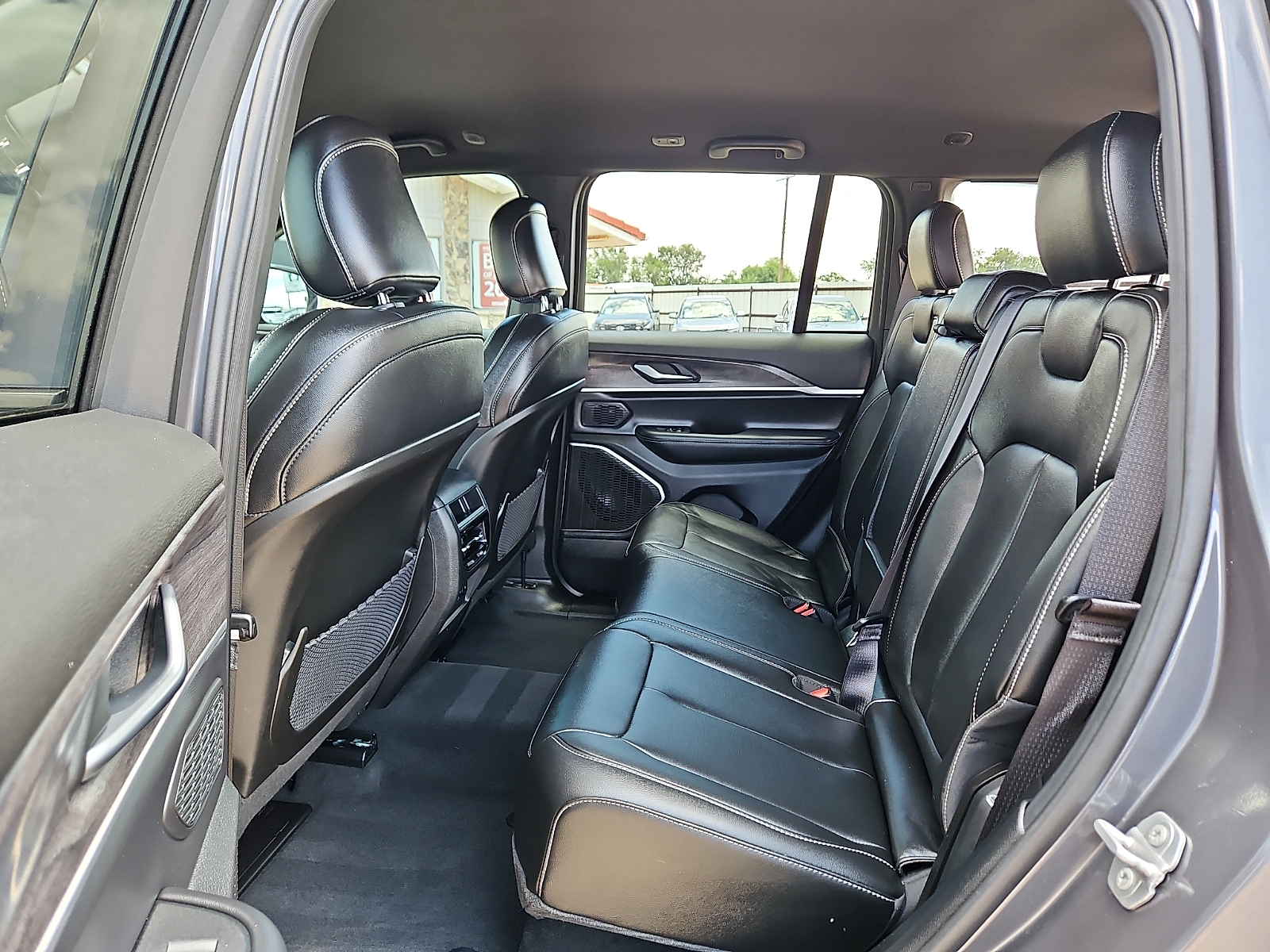 2025 Jeep Grand Cherokee Limited 4x4 - 8