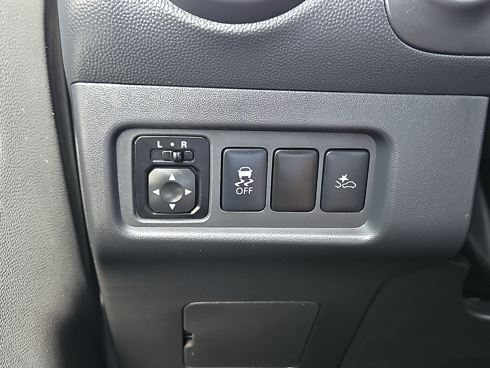 2024 Mitsubishi Mirage G4 ES White Diamond at Bobby Duby Motors