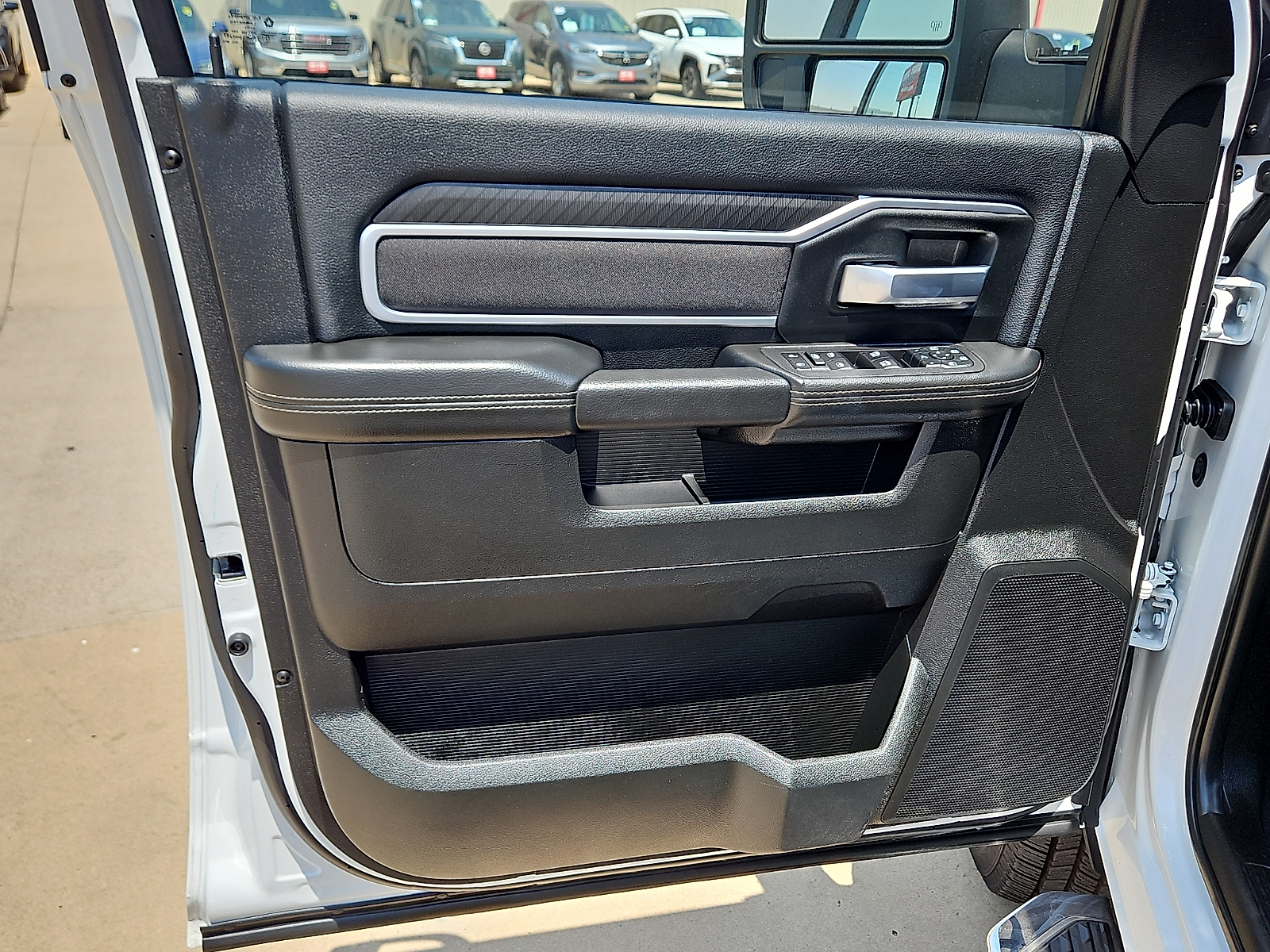 2025 Ram 2500 Big Horn Crew Cab 4x4 6'4" Box - 11
