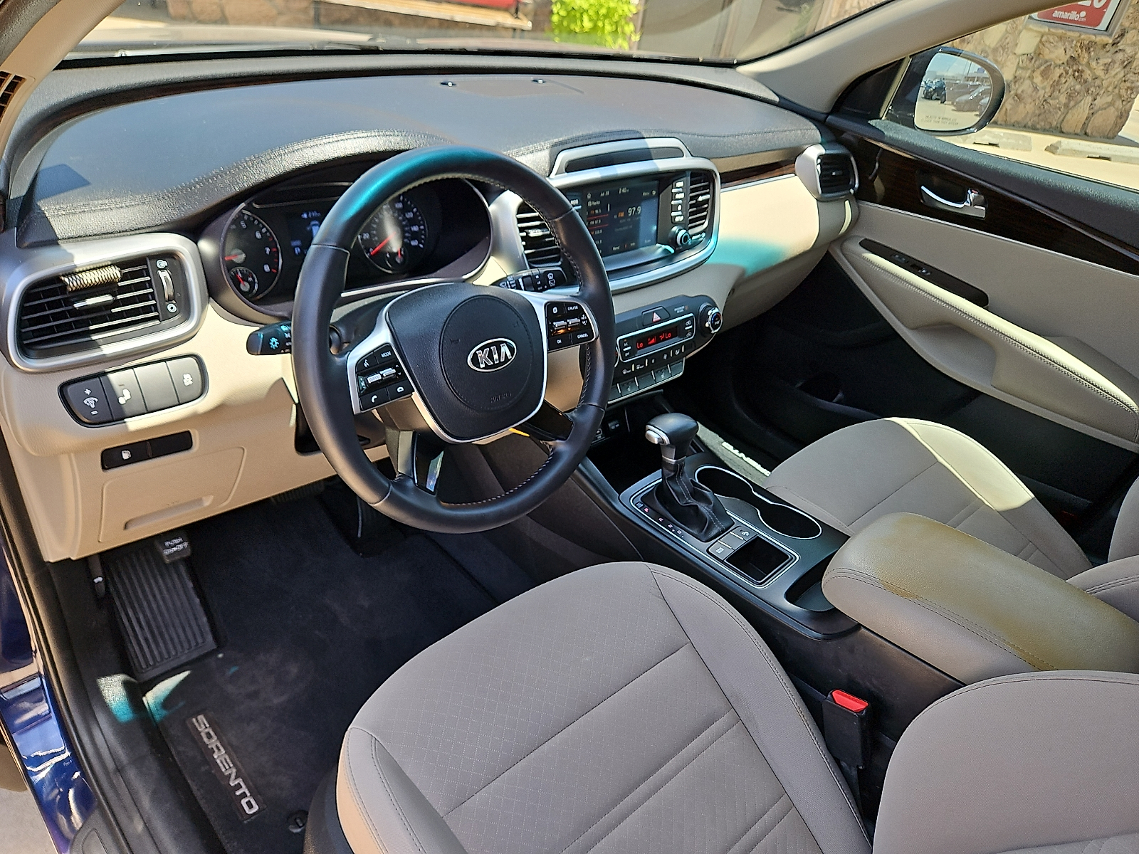 2020 Kia Sorento 2.4L LX - 10