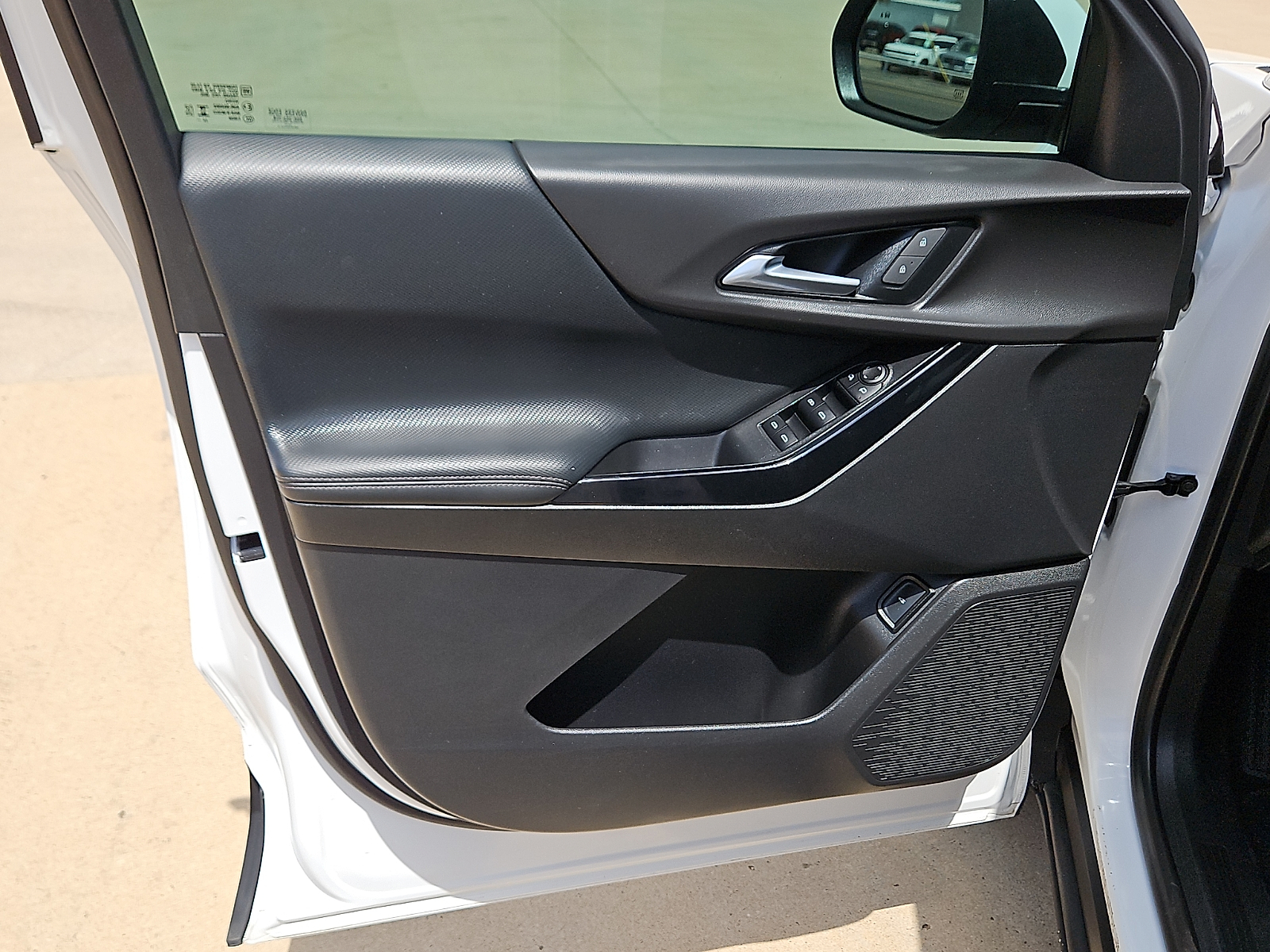 2025 Chevrolet Equinox FWD LT Summit White at Bobby Duby Motors