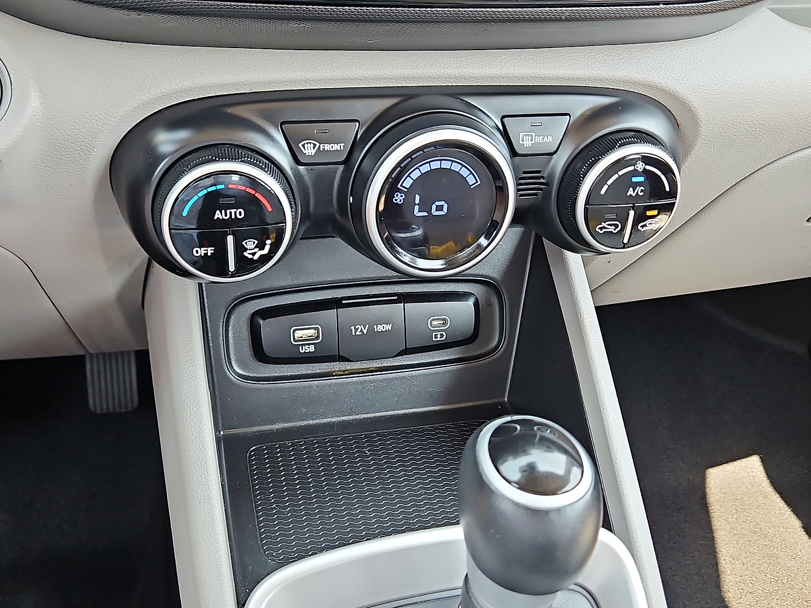 2025 Hyundai Venue SEL Shimmering Silver at Bobby Duby Motors