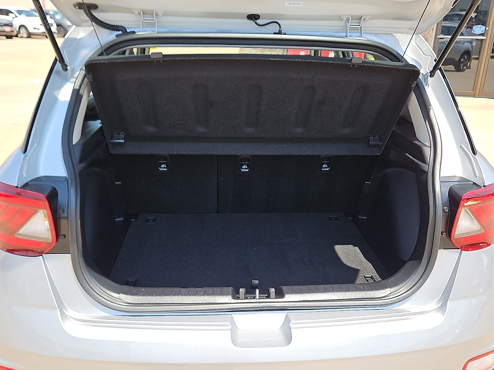 2025 Hyundai Venue SEL - 5