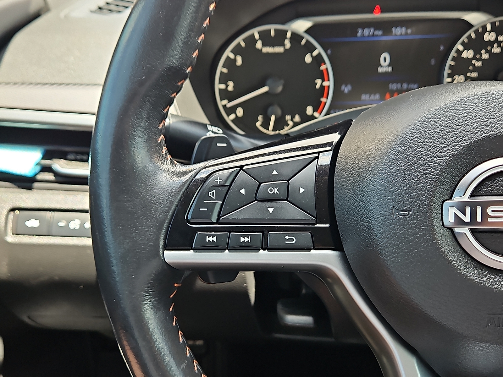 2024 Nissan Altima SR FWD Pearl at Bobby Duby Motors