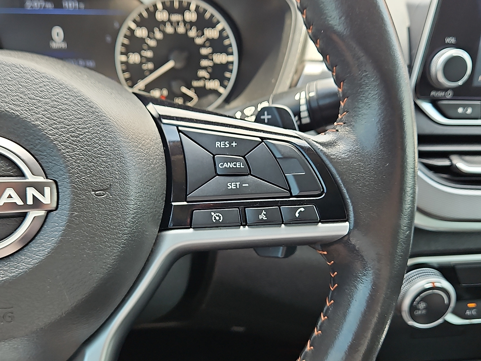 2024 Nissan Altima SR FWD Pearl at Bobby Duby Motors