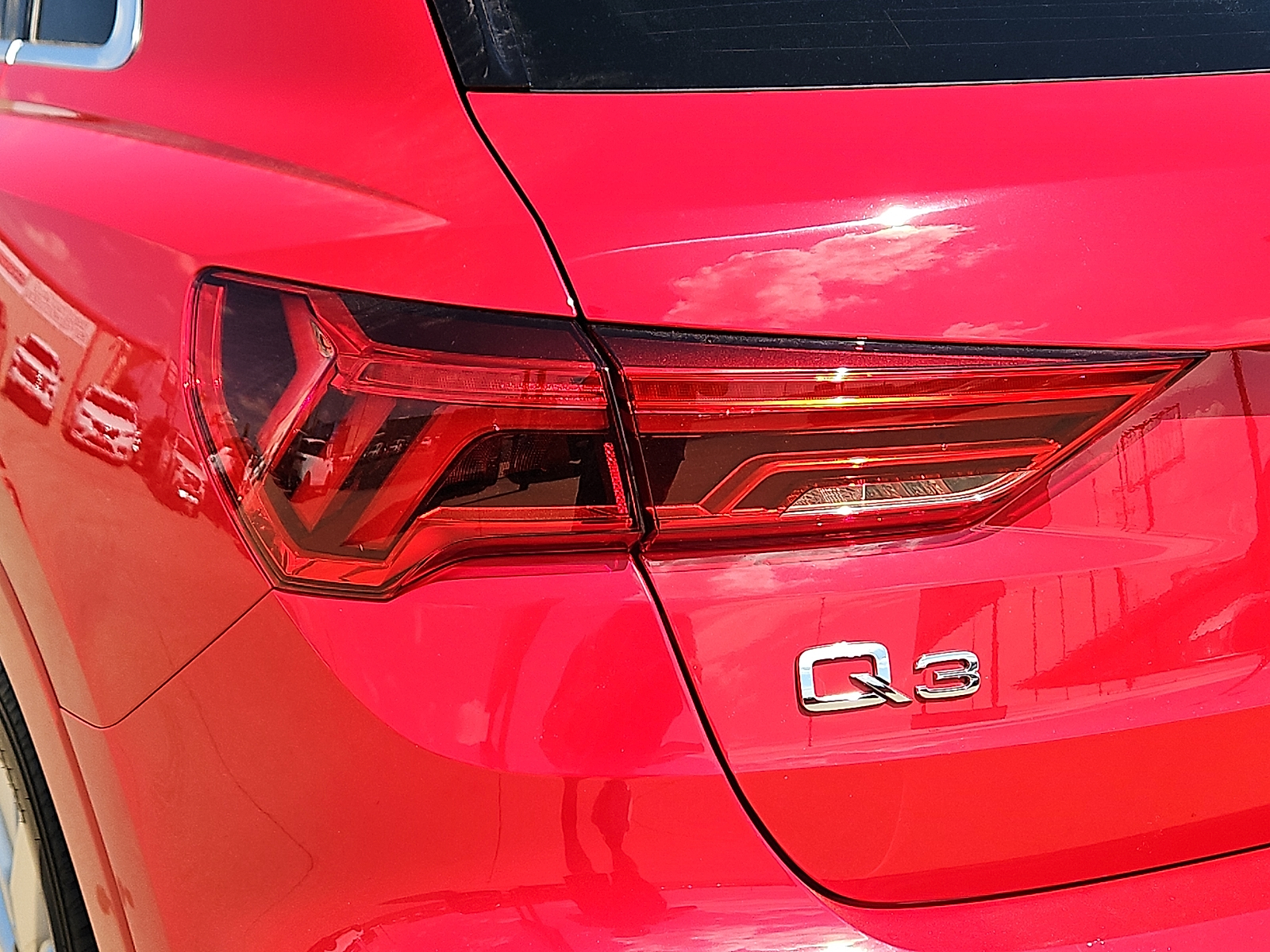 2024 Audi Q3 Premium 45 TFSI S line quattro Tiptronic - 6