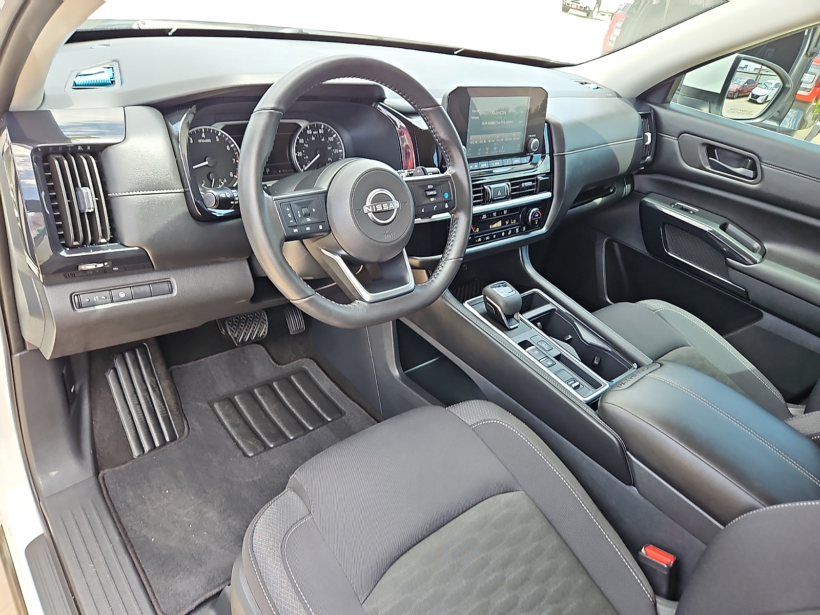 2024 Nissan Pathfinder SV FWD - 10