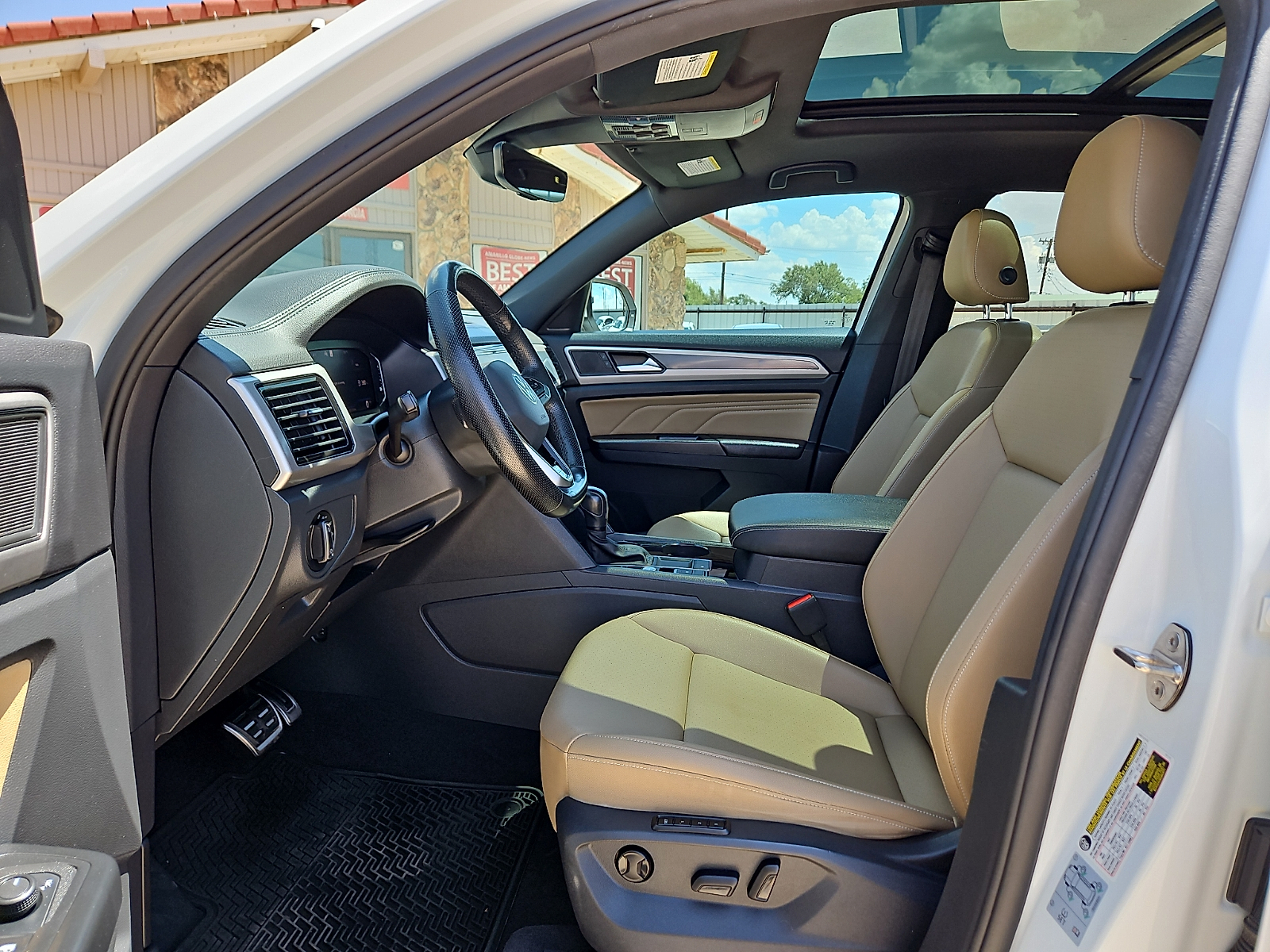 2020 Volkswagen Atlas Cross Sport 3.6L V6 SEL R-Line - 9