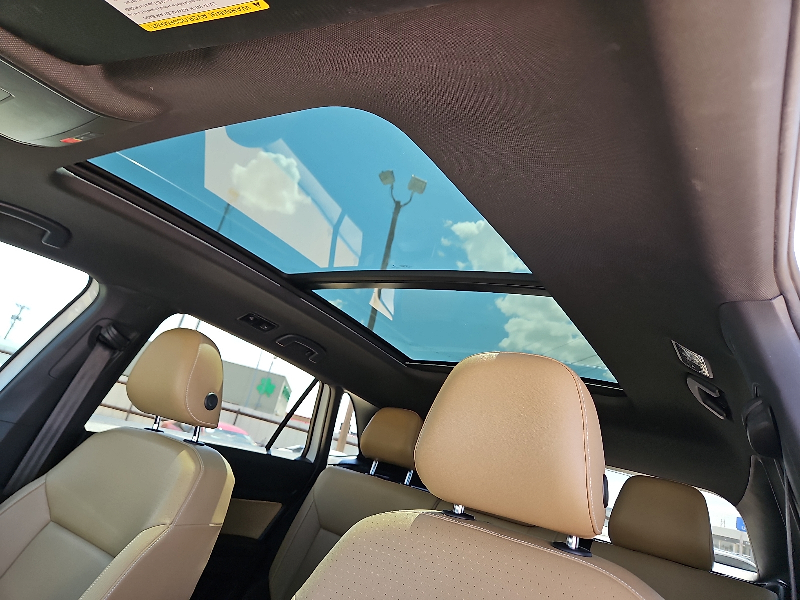 2020 Volkswagen Atlas Cross Sport 3.6L V6 SEL R-Line - 11