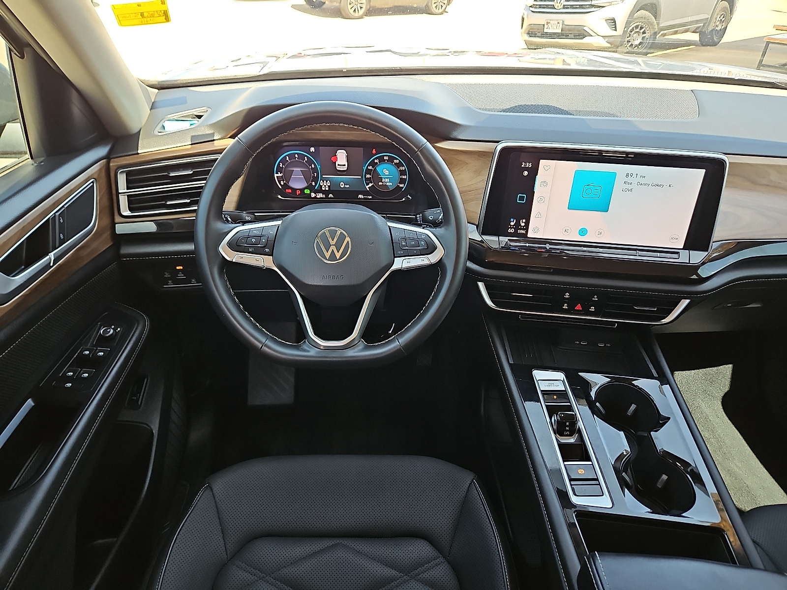 2025 Volkswagen Atlas 2.0T SE w/Technology - 7