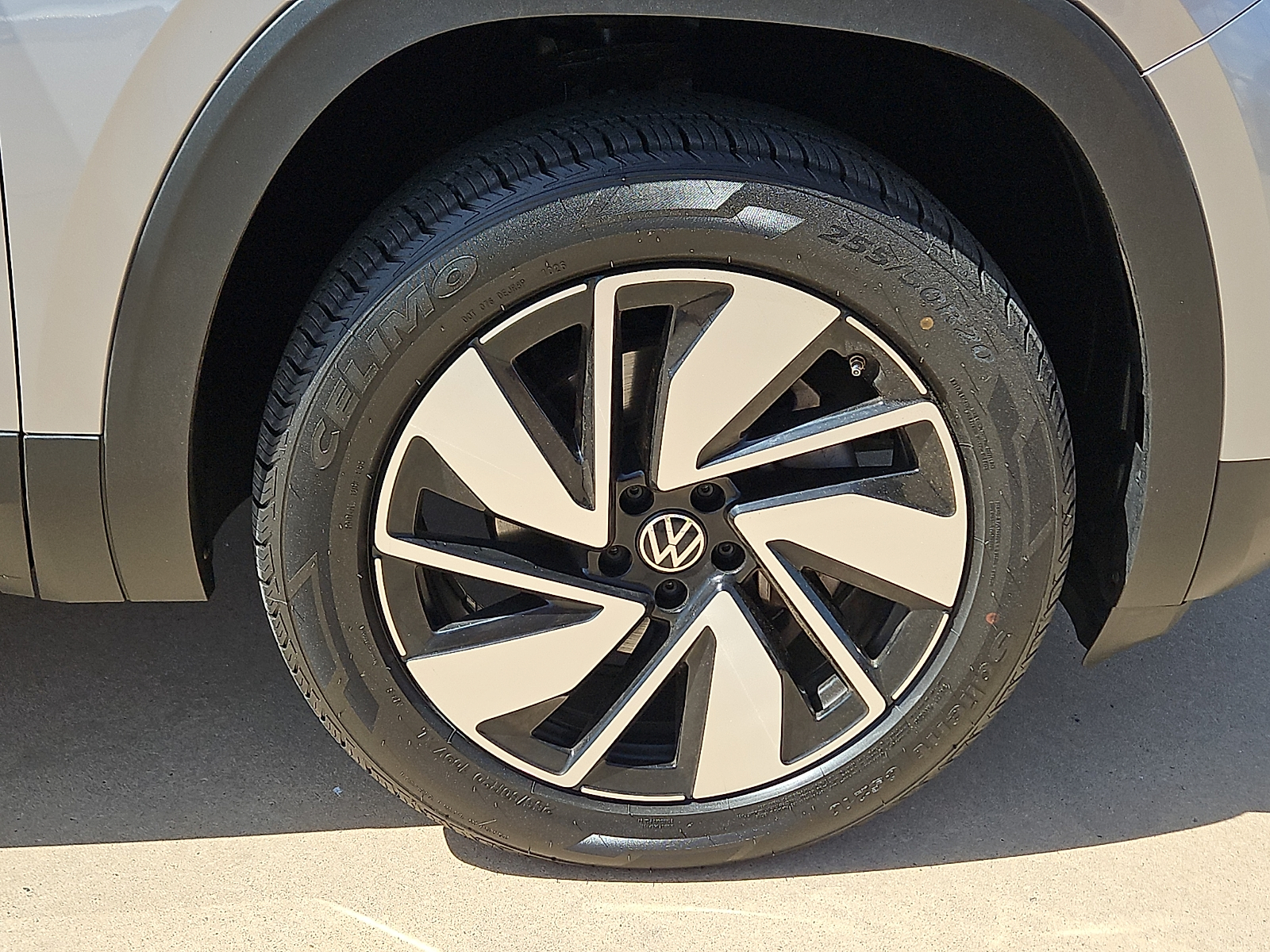 2025 Volkswagen Atlas 2.0T SE w/Technology - 4