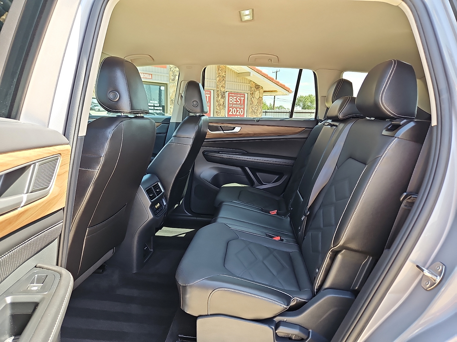 2025 Volkswagen Atlas 2.0T SE w/Technology - 9