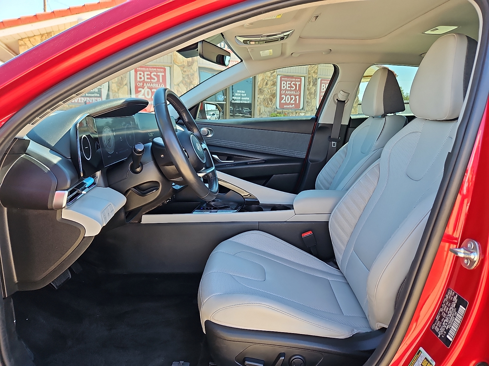 2024 Hyundai Elantra photo 9 of 20
