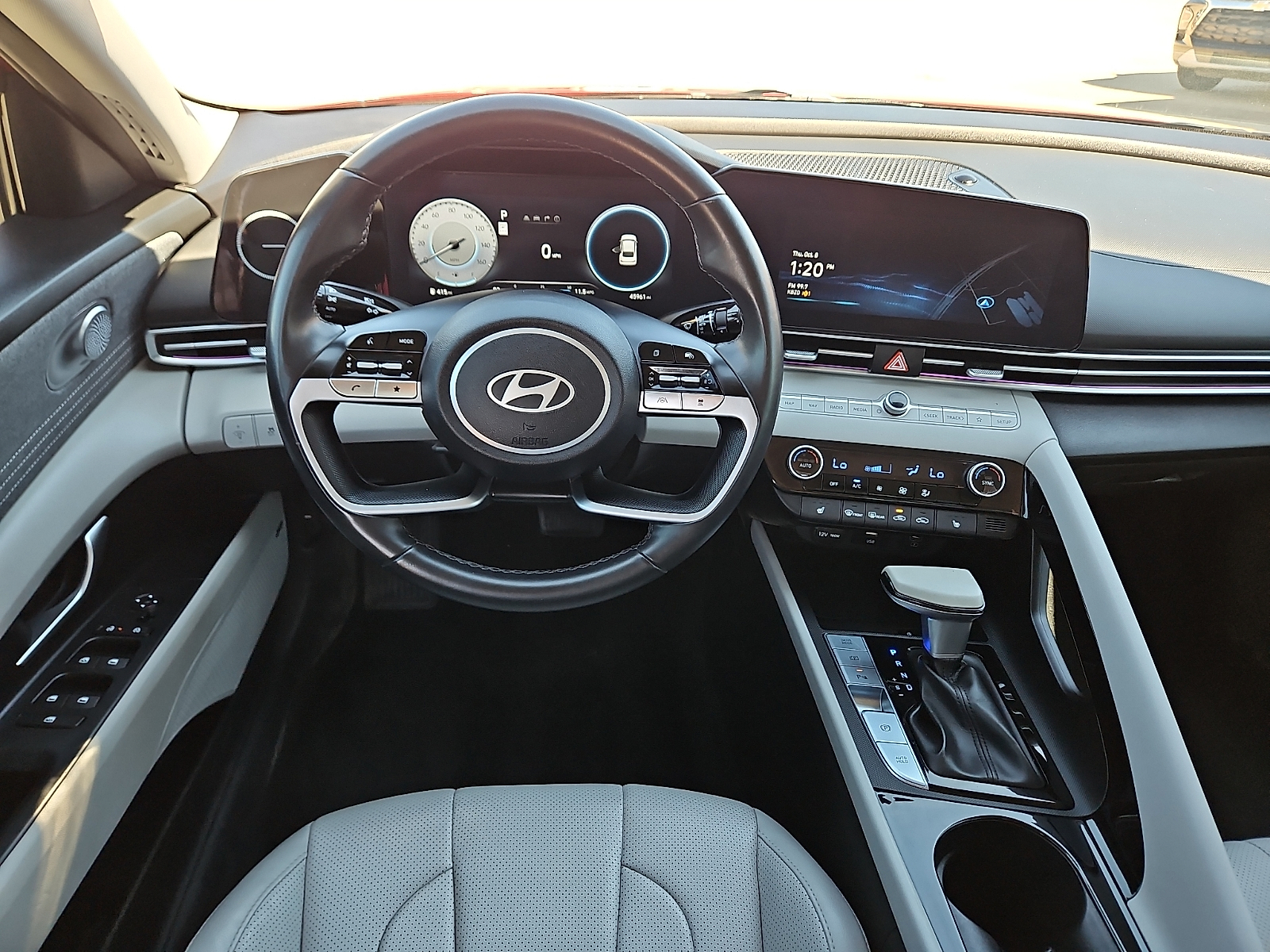 2024 Hyundai Elantra photo 7 of 20